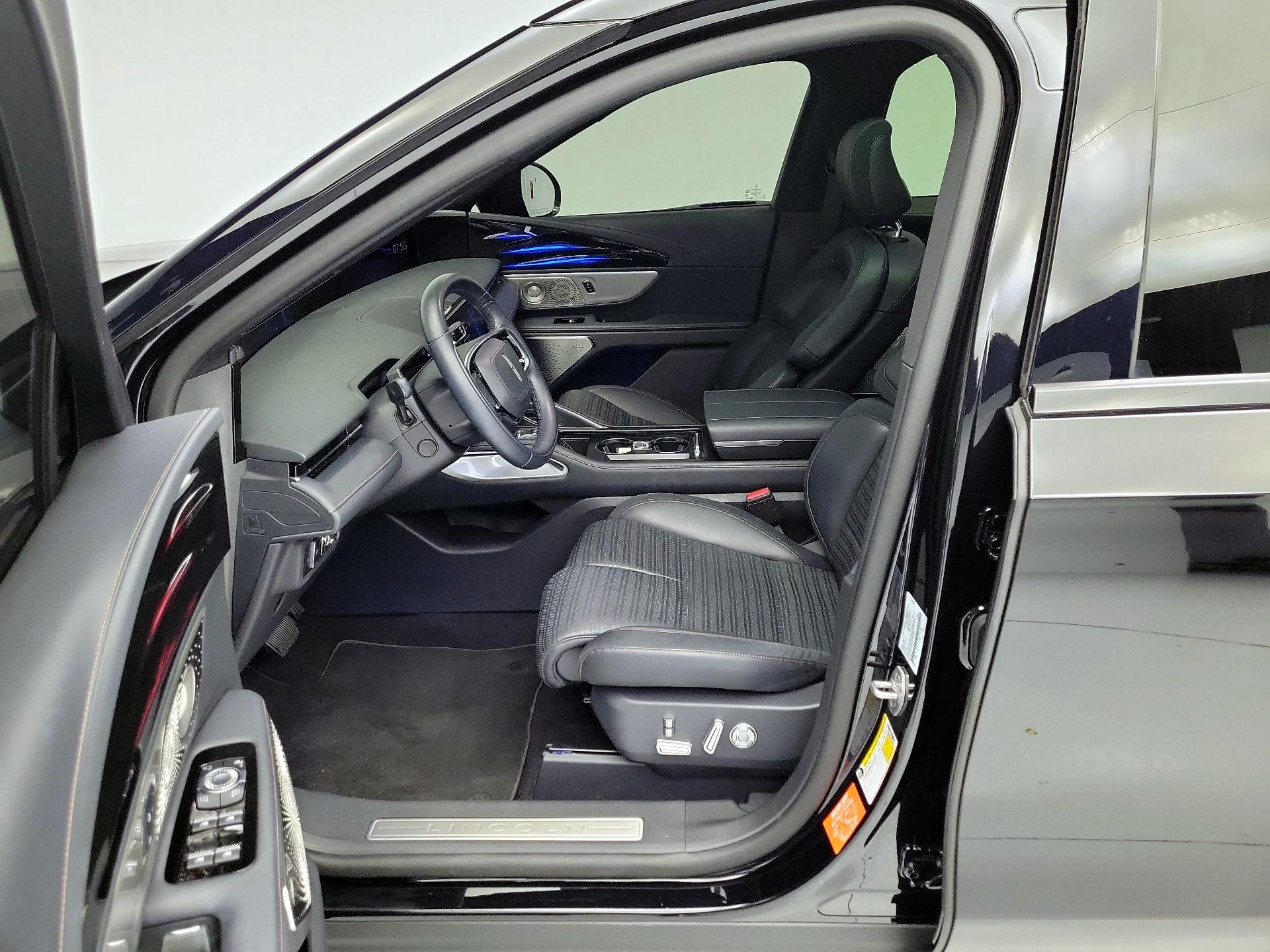 Thumbnail: 2025 Lincoln Nautilus - 11