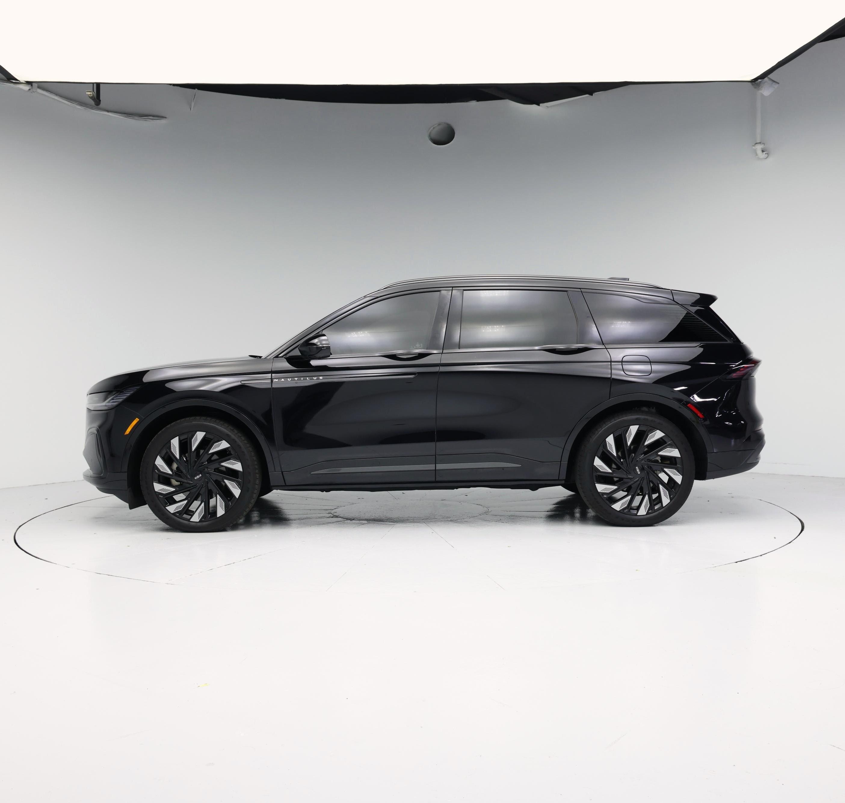 Thumbnail: 2025 Lincoln Nautilus - 3