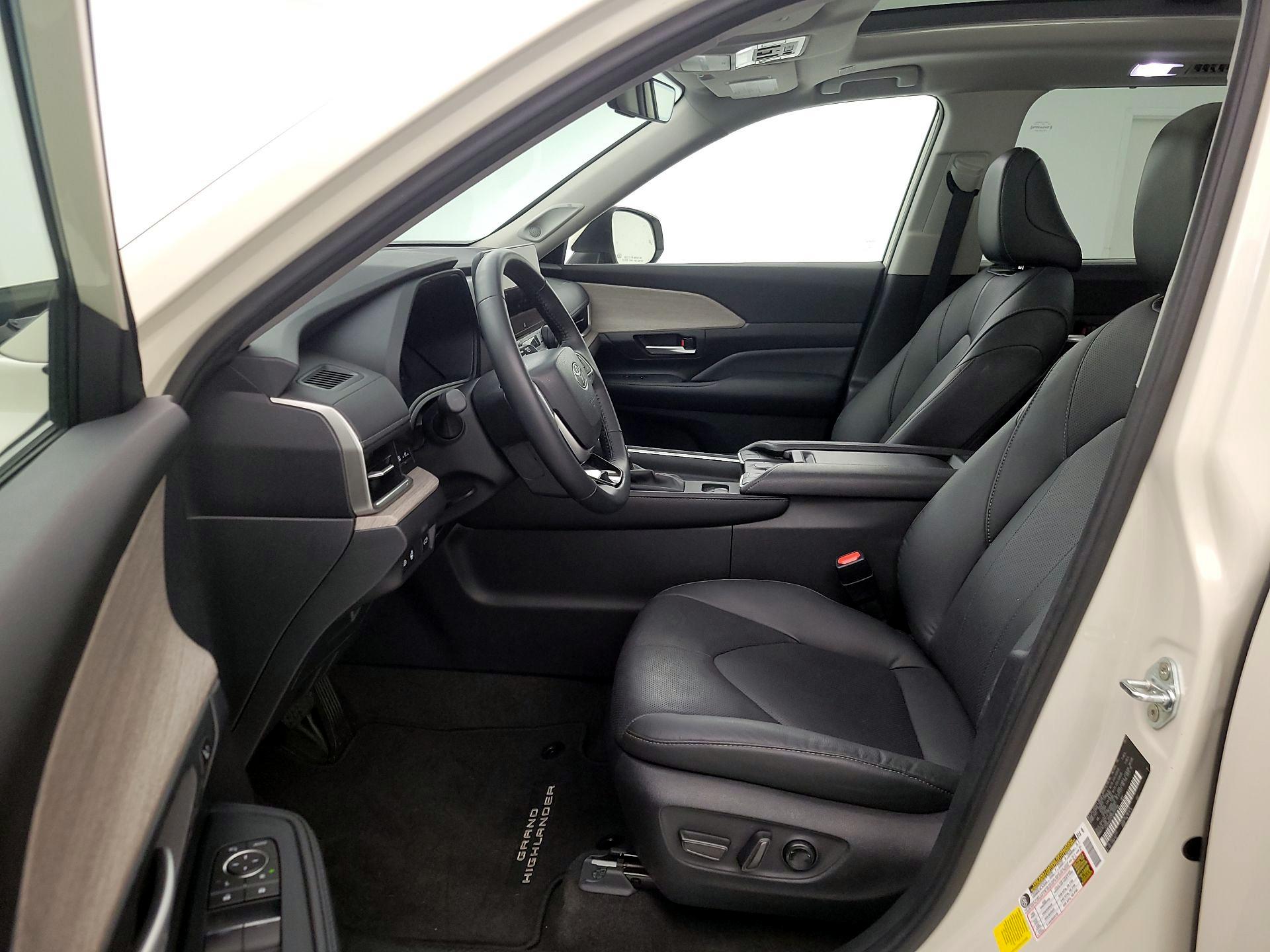 Thumbnail: 2024 Toyota Grand Highlander - 11