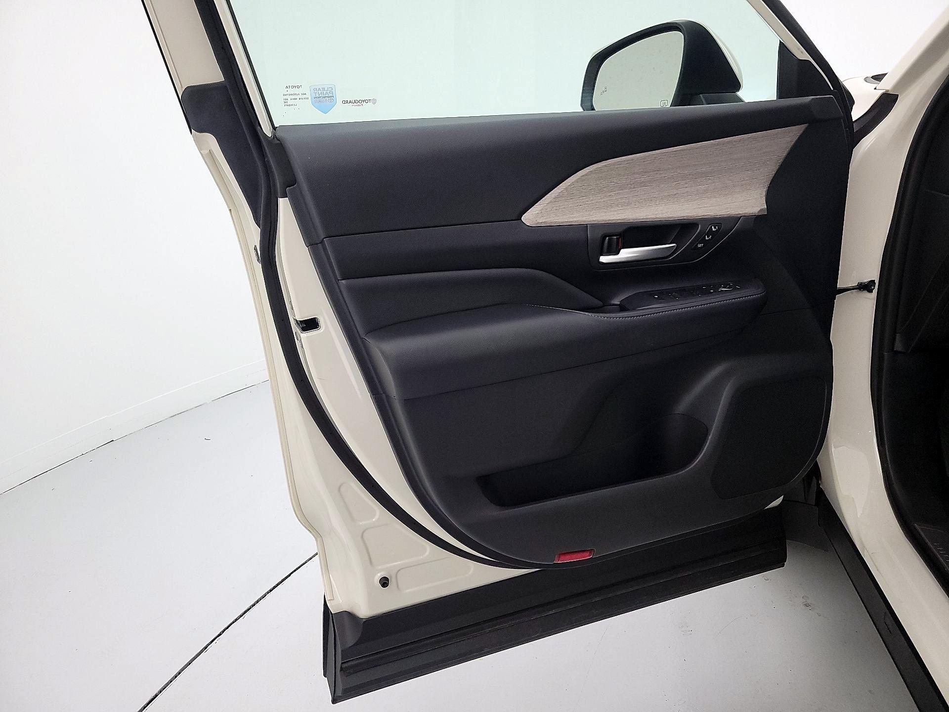 Thumbnail: 2024 Toyota Grand Highlander - 12