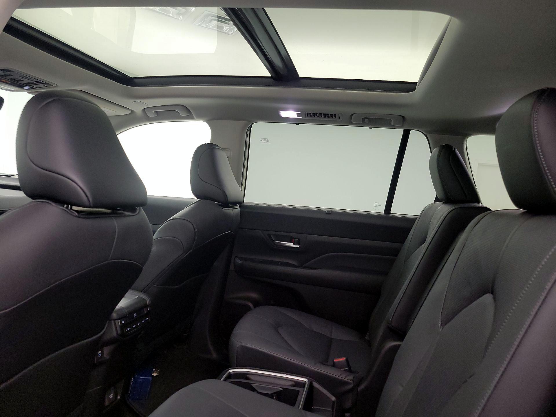 Thumbnail: 2024 Toyota Grand Highlander - 19