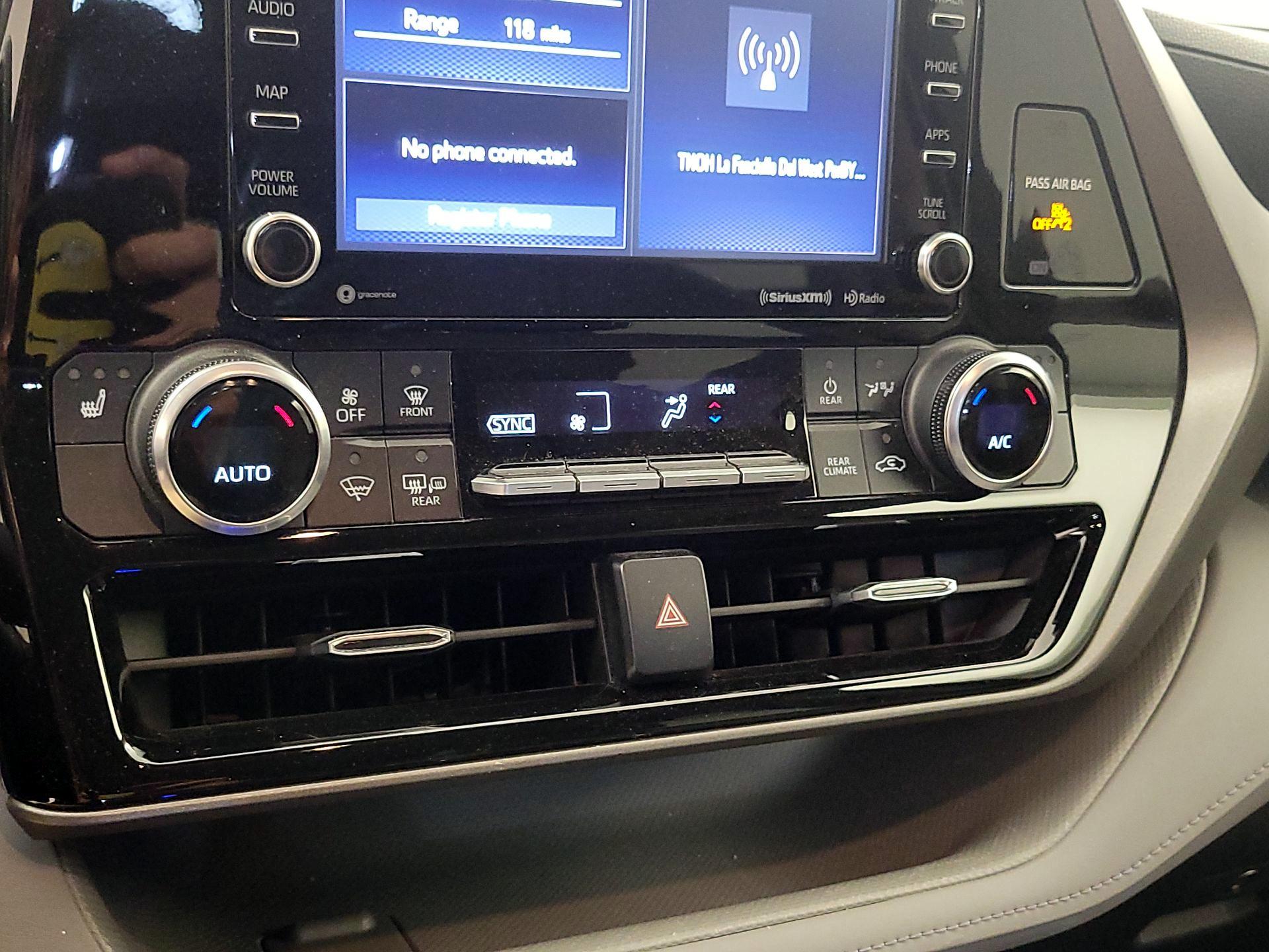 Thumbnail: 2021 Toyota Highlander - 16