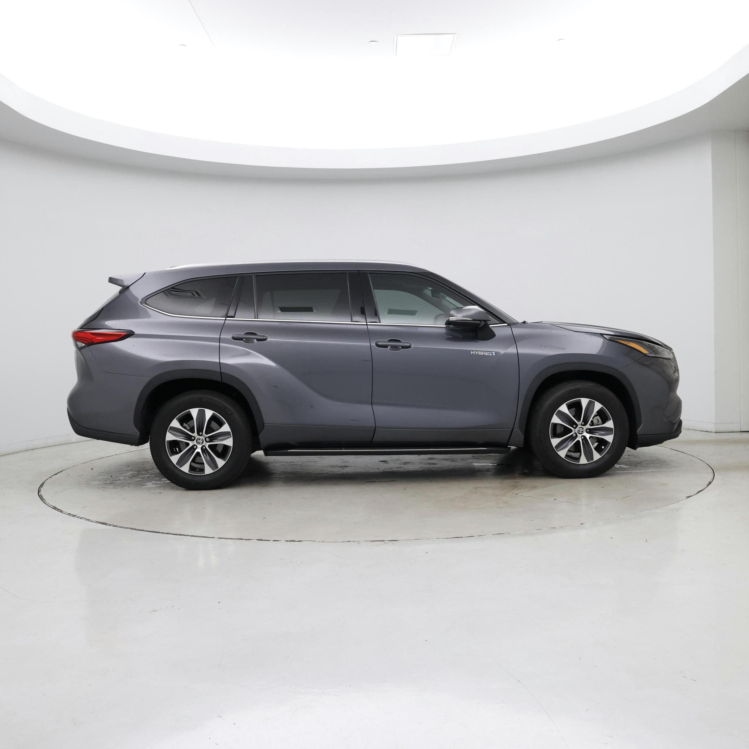 Thumbnail: 2021 Toyota Highlander - 7