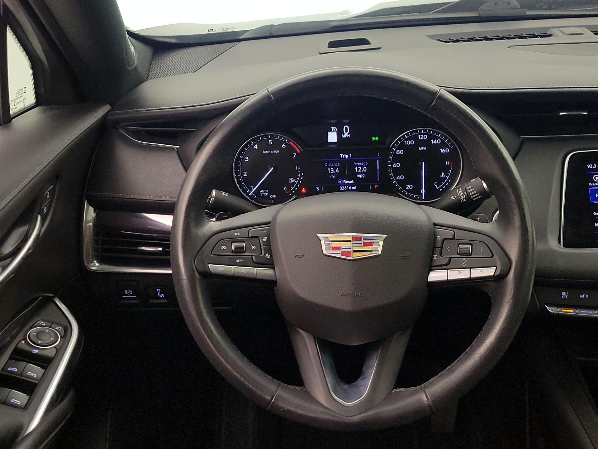 Thumbnail: 2021 Cadillac XT4 - 10