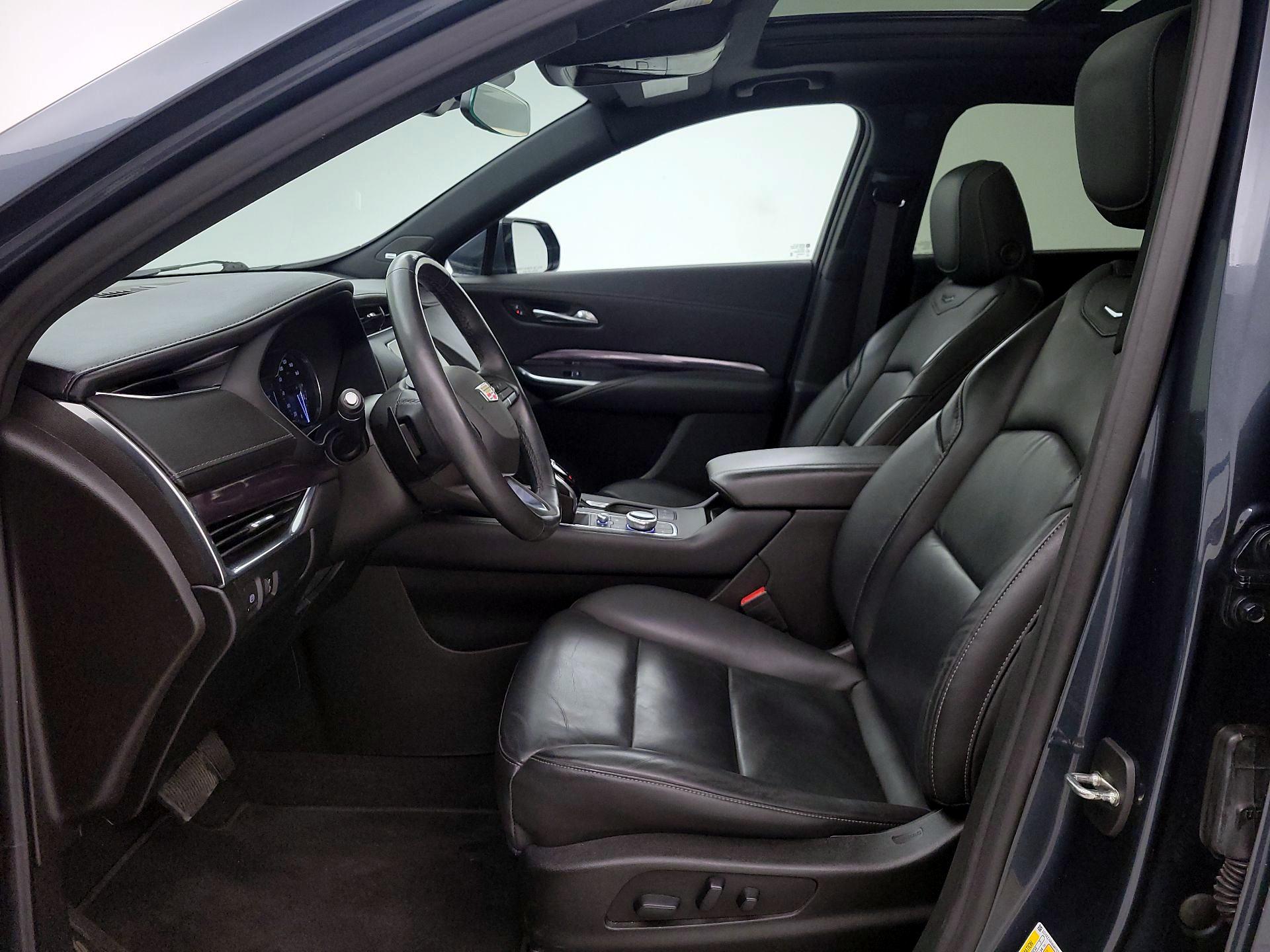 Thumbnail: 2021 Cadillac XT4 - 11