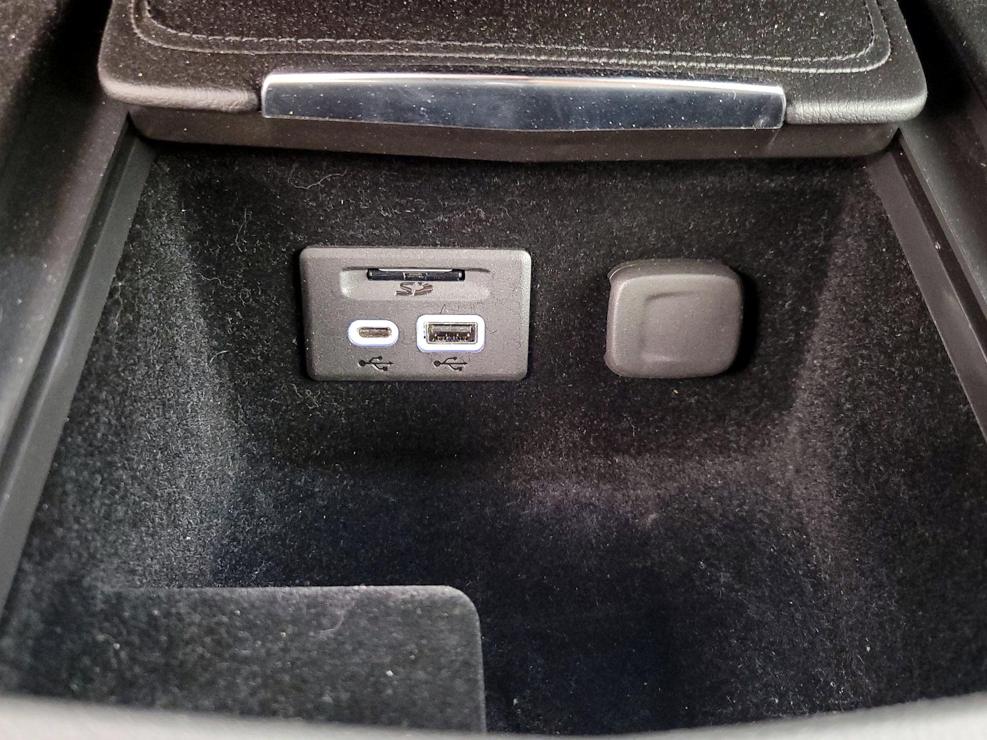 Thumbnail: 2021 Cadillac XT4 - 19