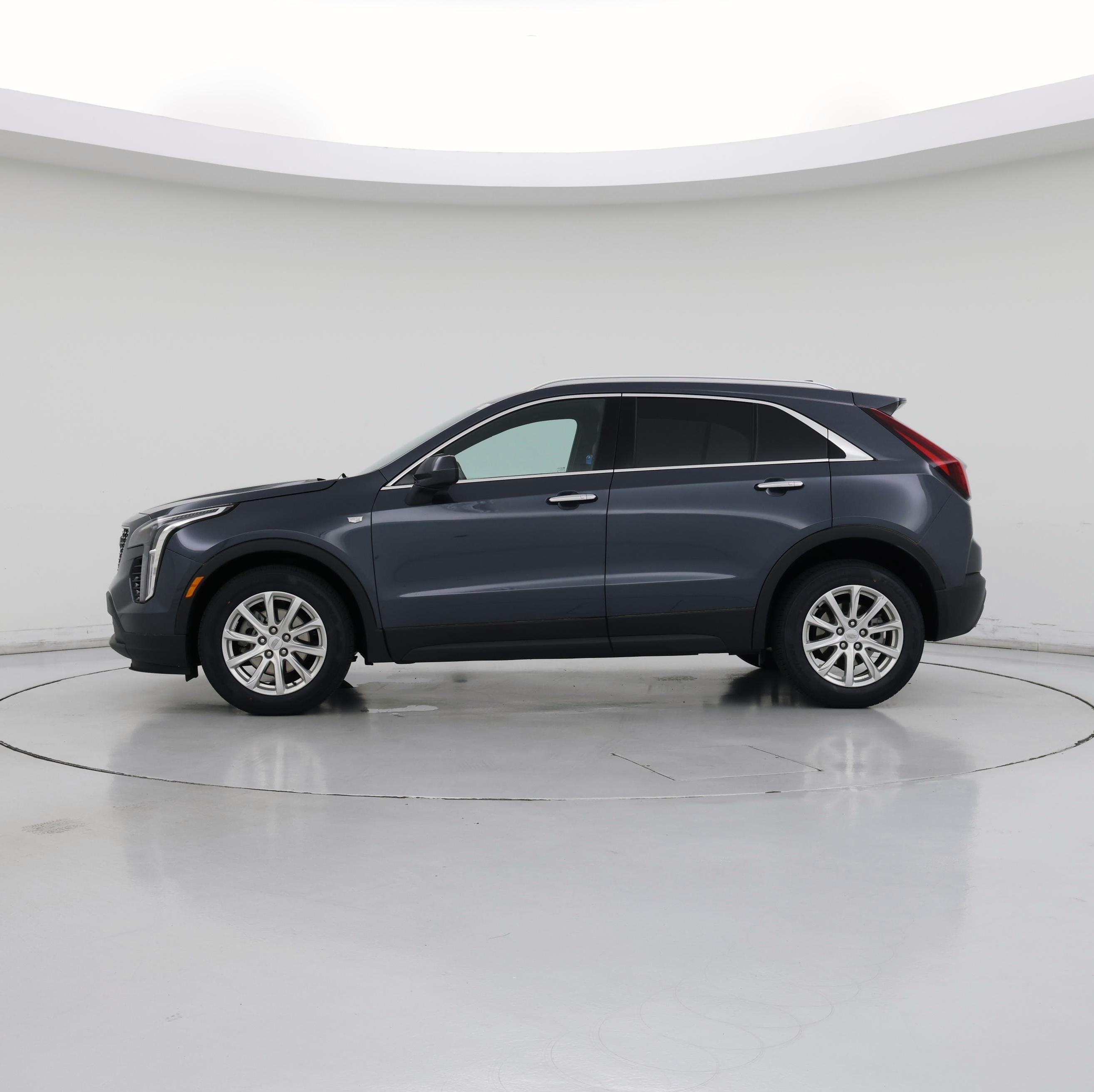 Thumbnail: 2021 Cadillac XT4 - 3