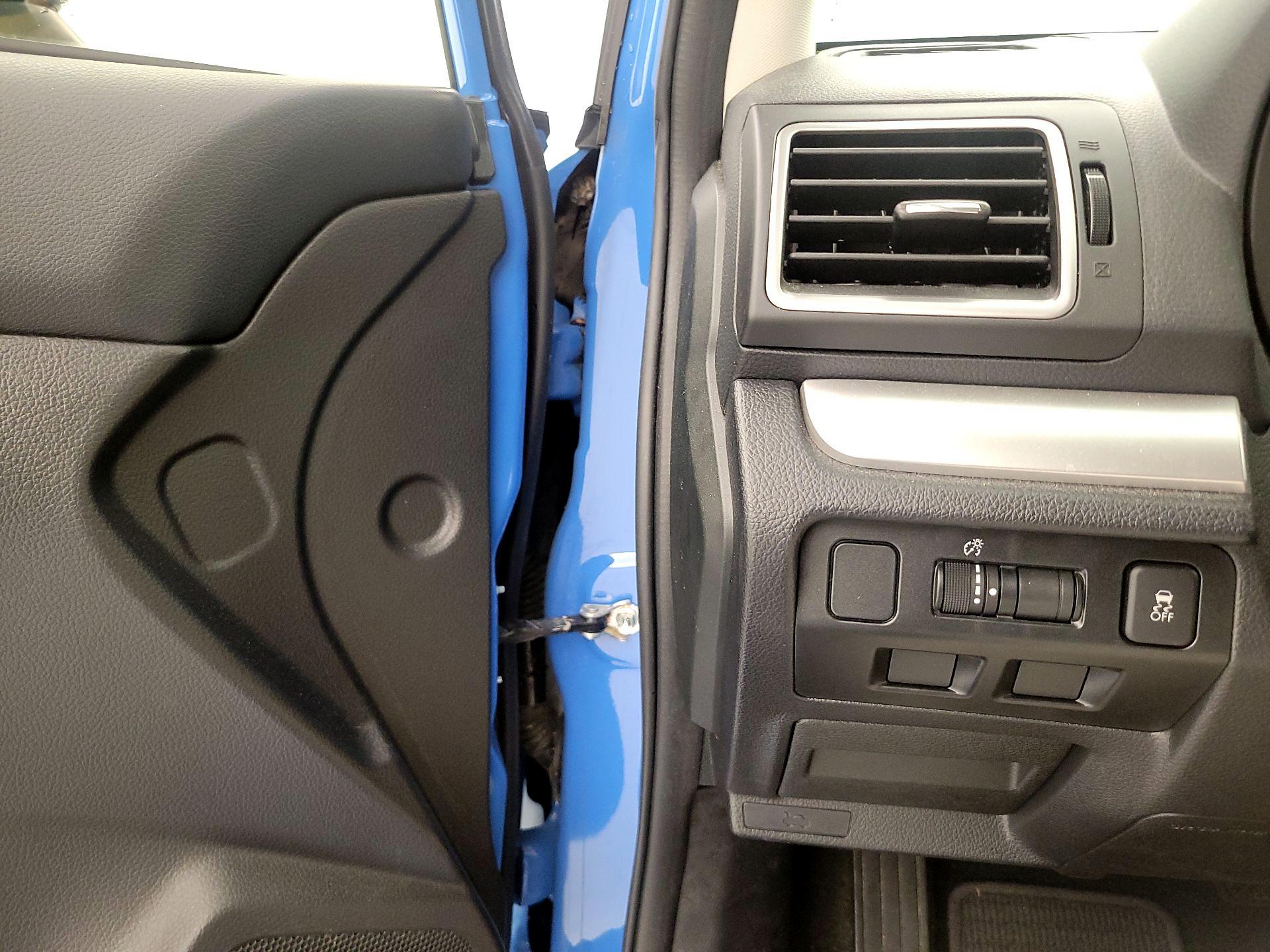 Thumbnail: 2017 Subaru Crosstrek - 13