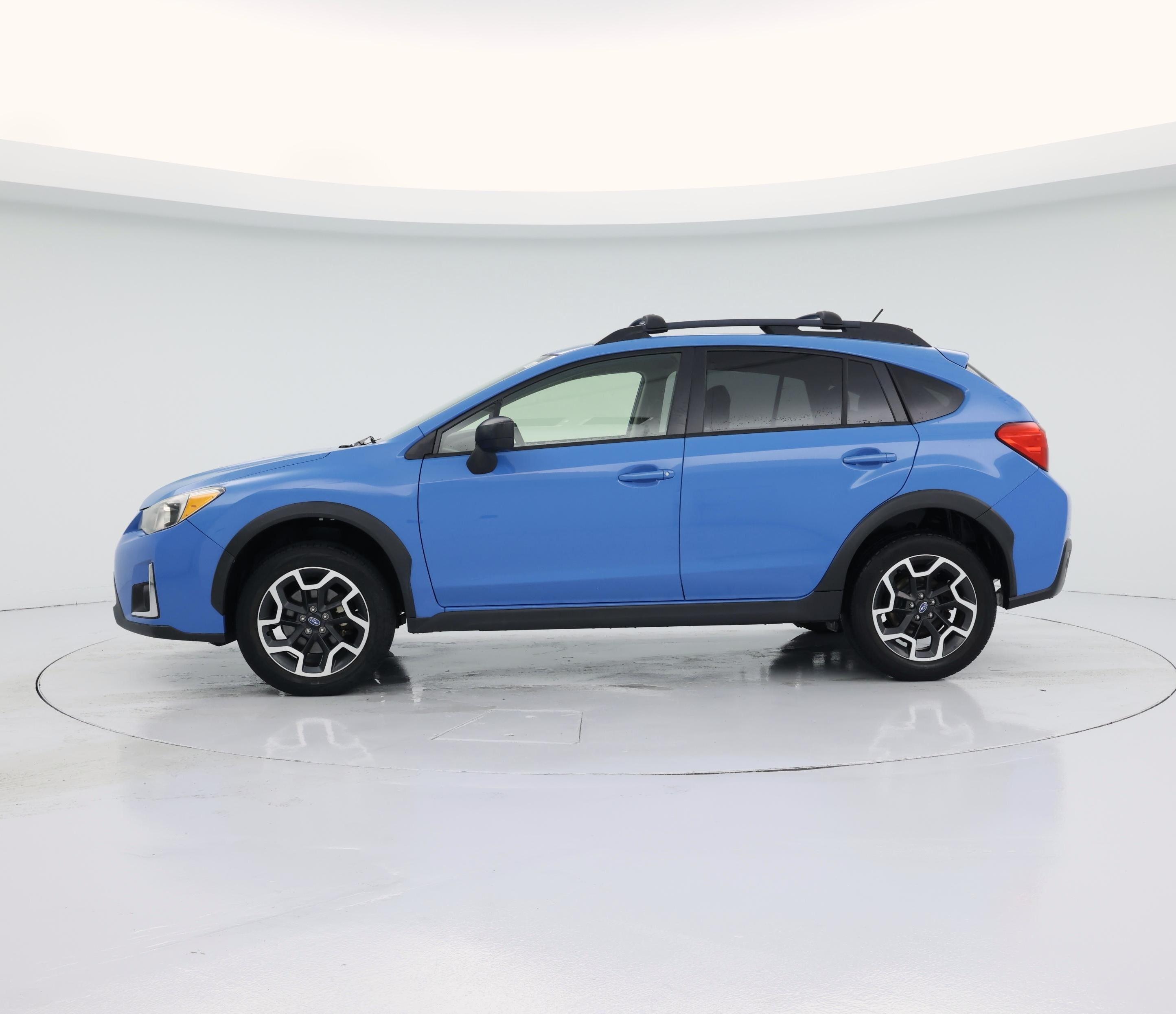 Thumbnail: 2017 Subaru Crosstrek - 3