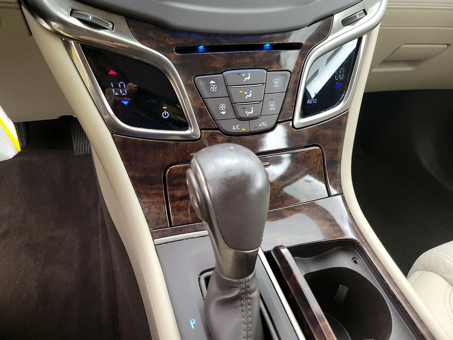 Thumbnail: 2014 Buick LaCrosse - 16
