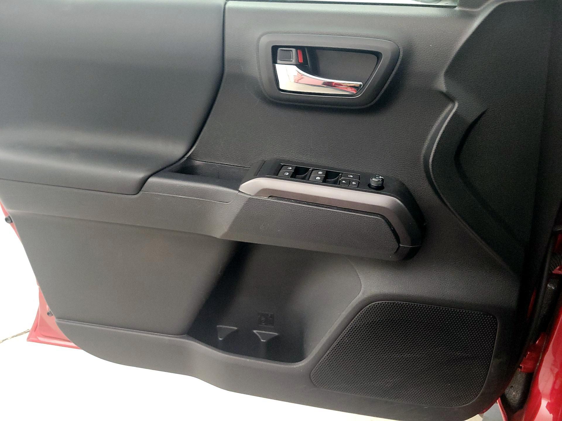 Thumbnail: 2022 Toyota Tacoma - 12