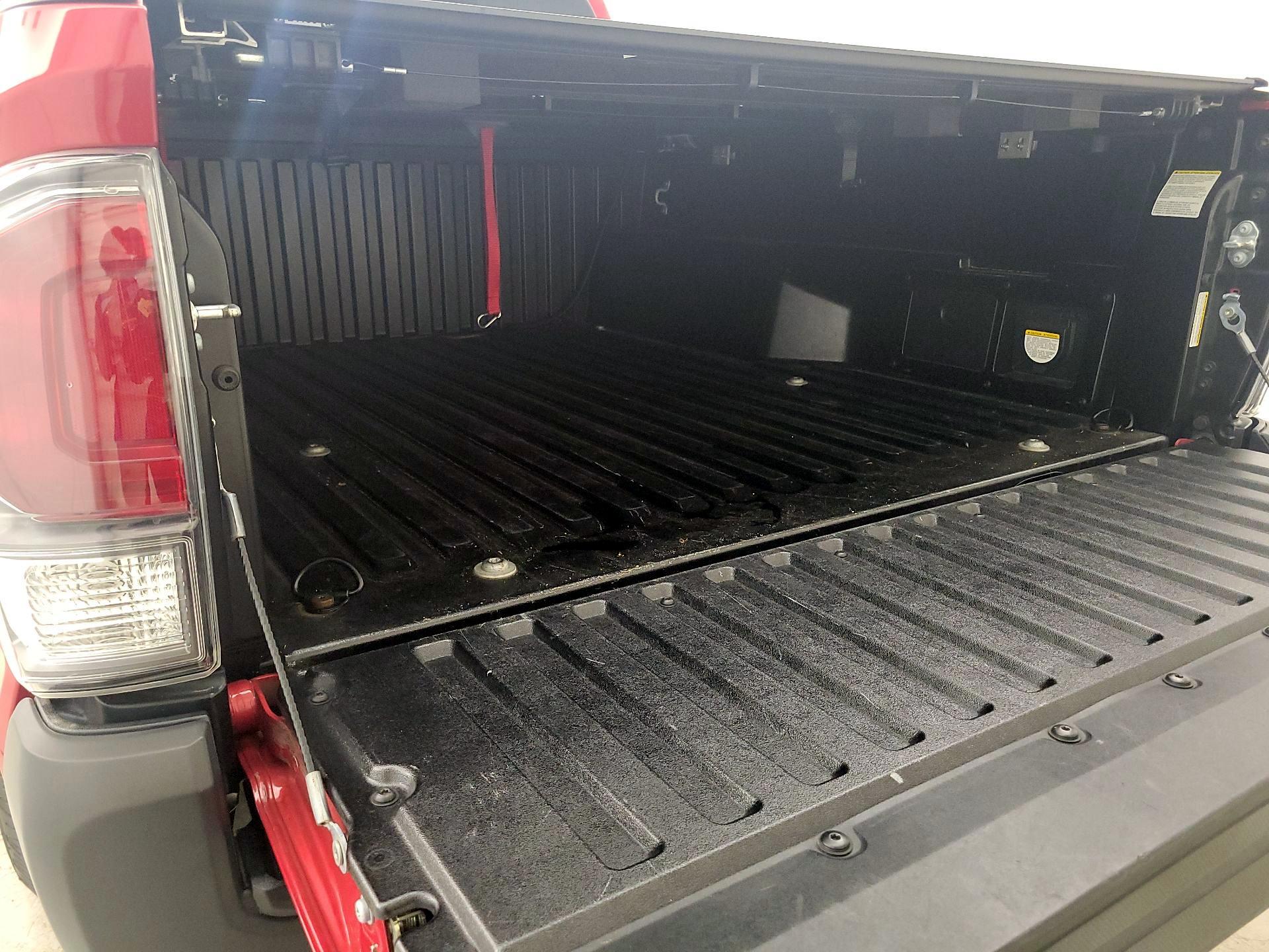 Thumbnail: 2022 Toyota Tacoma - 20