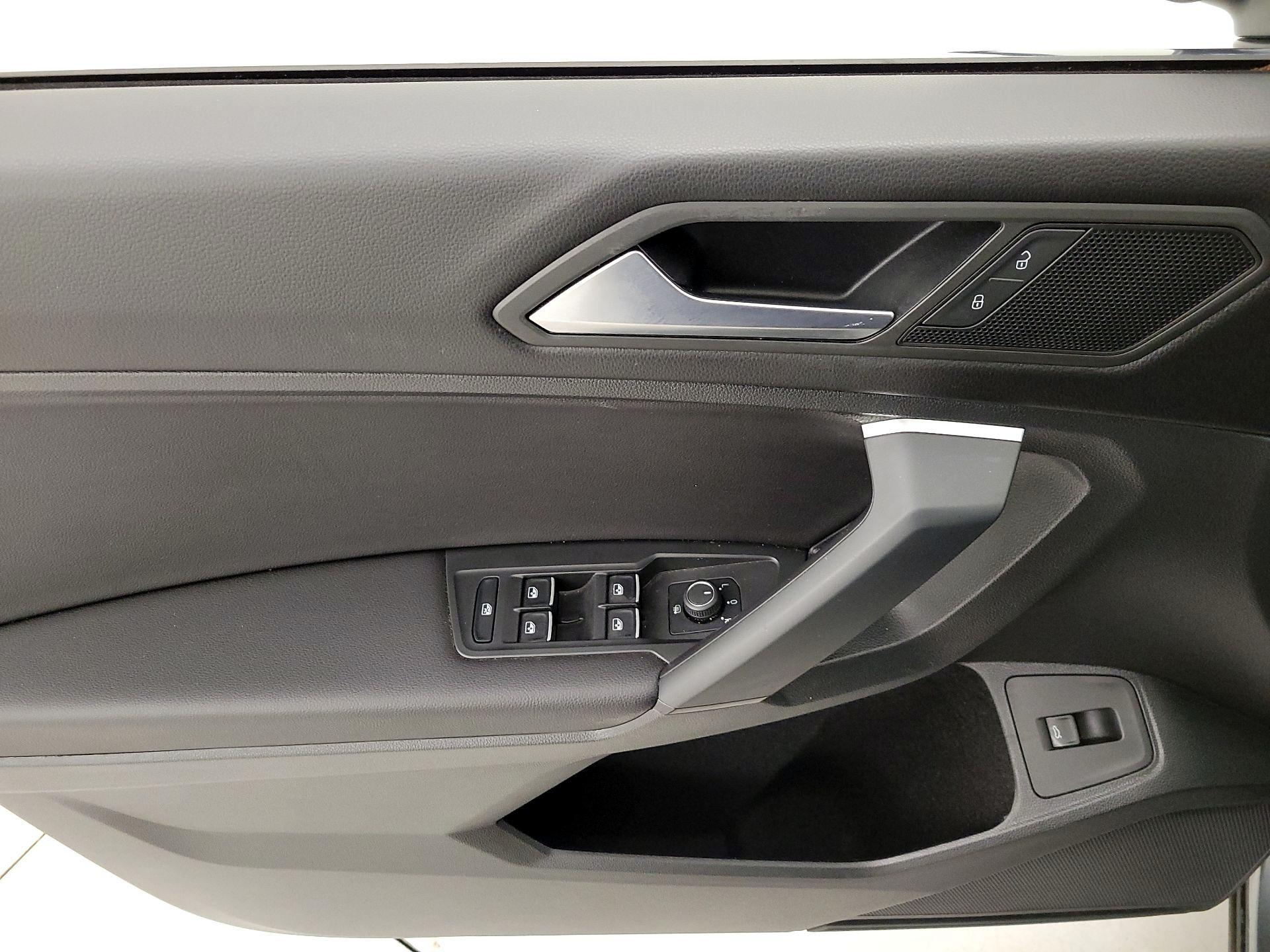 Thumbnail: 2019 Volkswagen Tiguan - 12