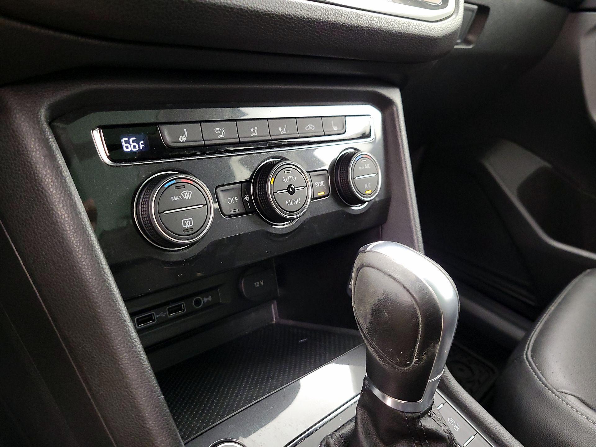 Thumbnail: 2019 Volkswagen Tiguan - 16