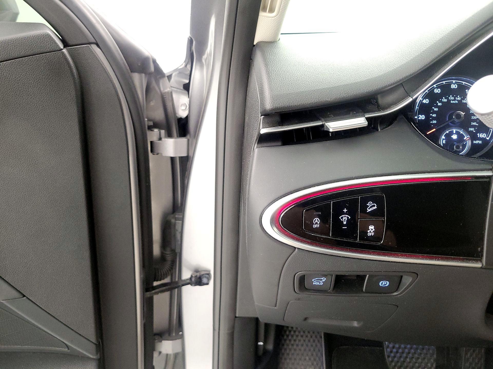 Thumbnail: 2022 Genesis GV70 - 13