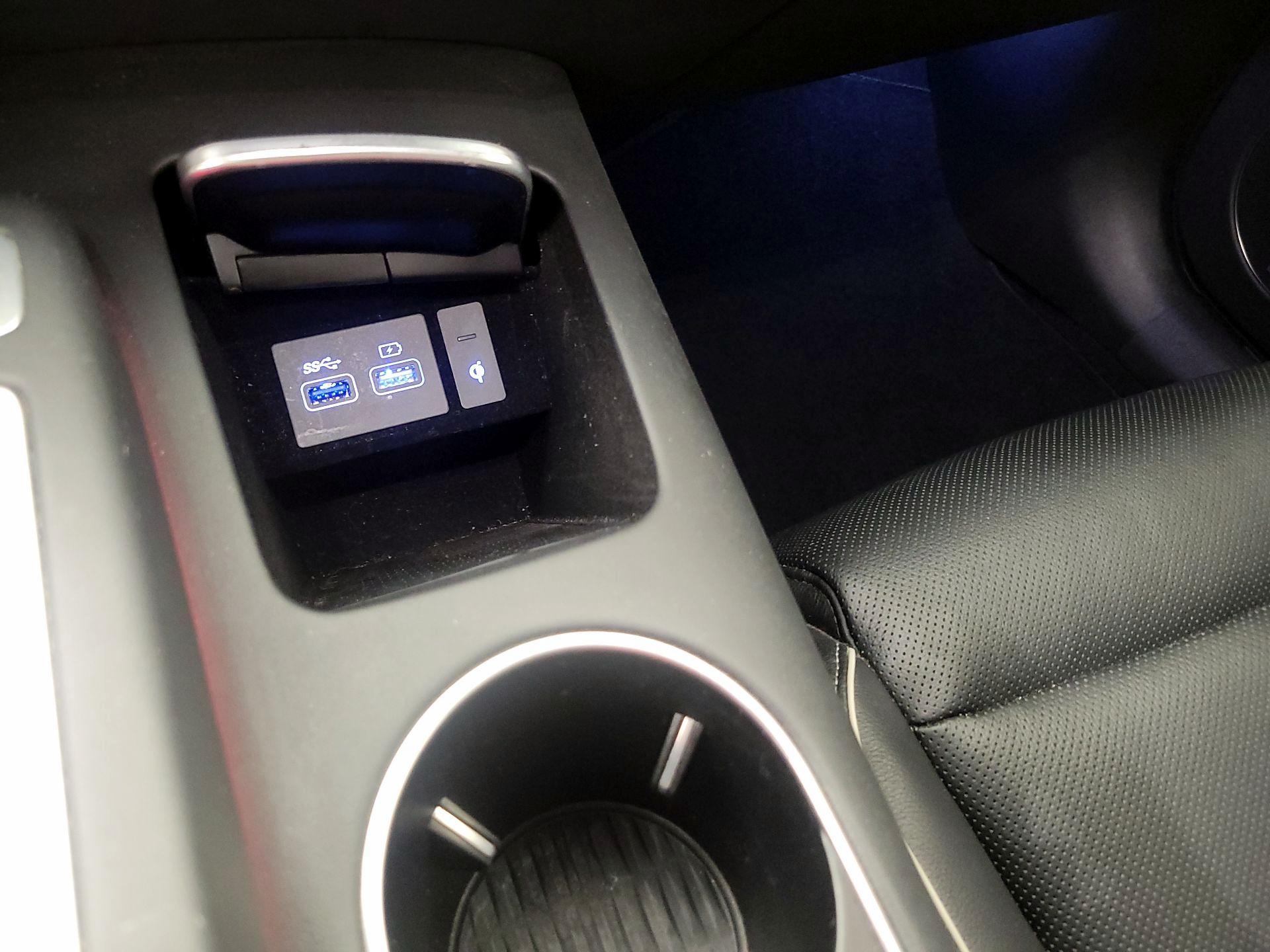 Thumbnail: 2022 Genesis GV70 - 19