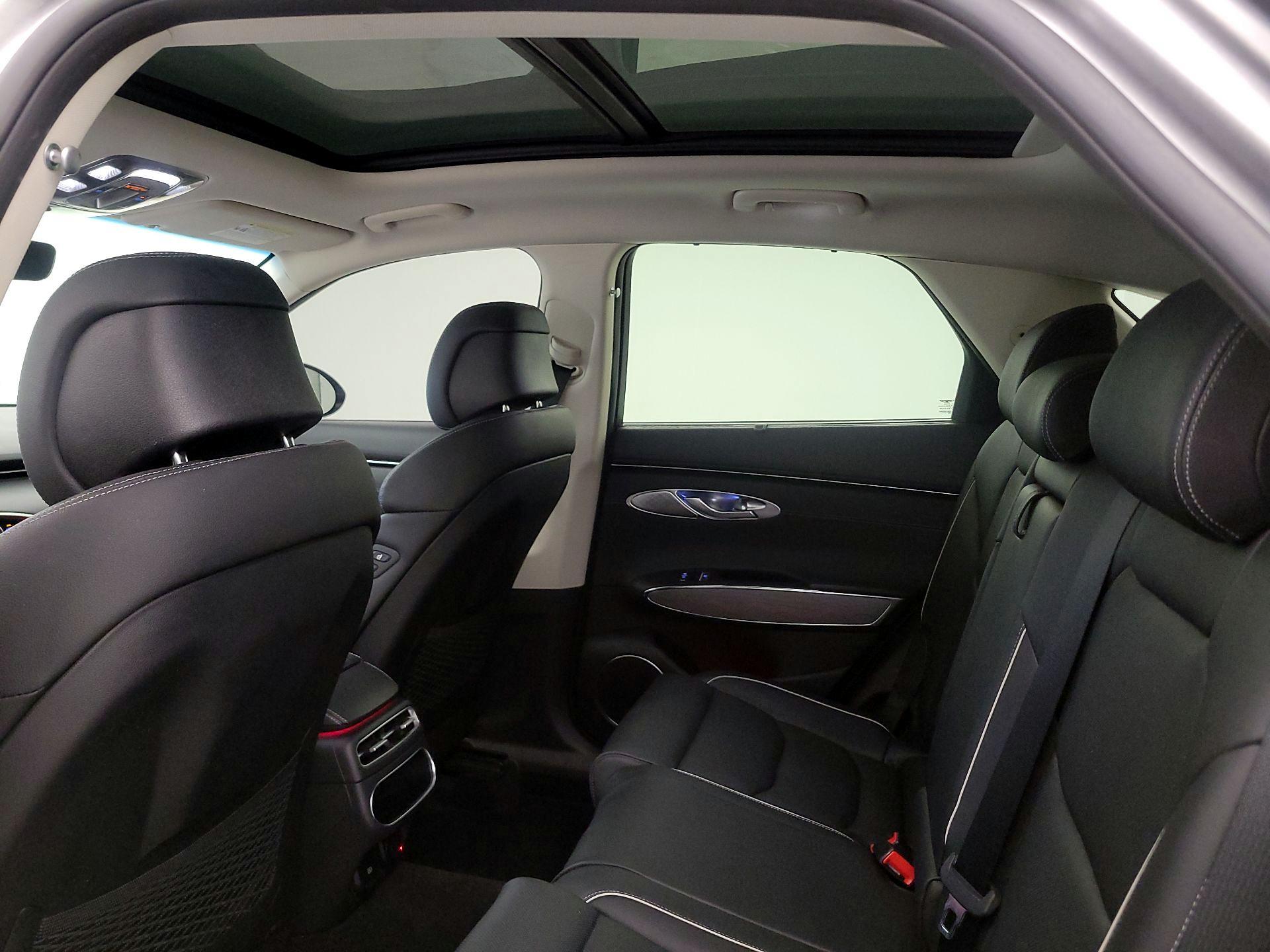 Thumbnail: 2022 Genesis GV70 - 20