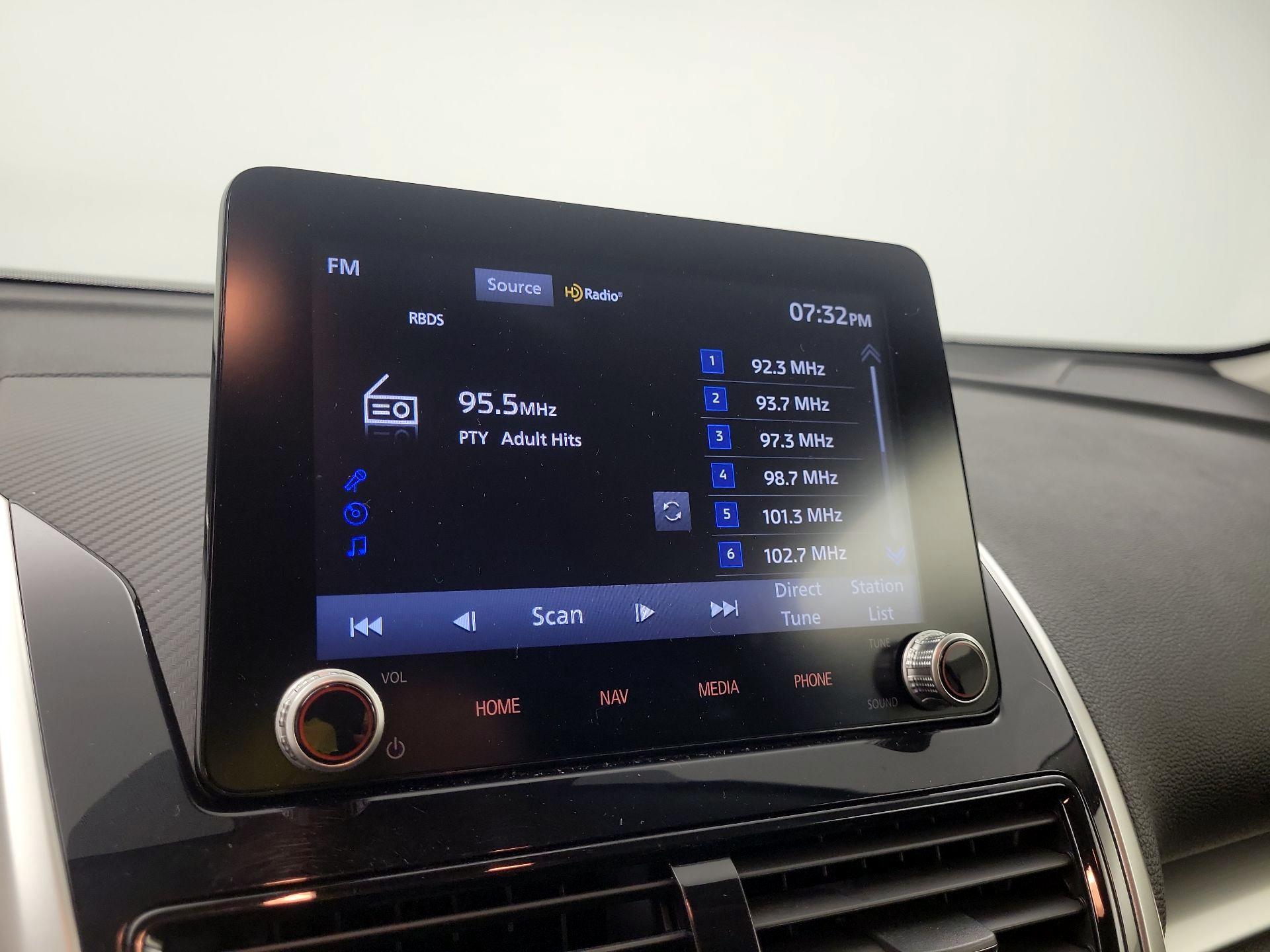 Thumbnail: 2024 Mitsubishi Eclipse Cross - 16