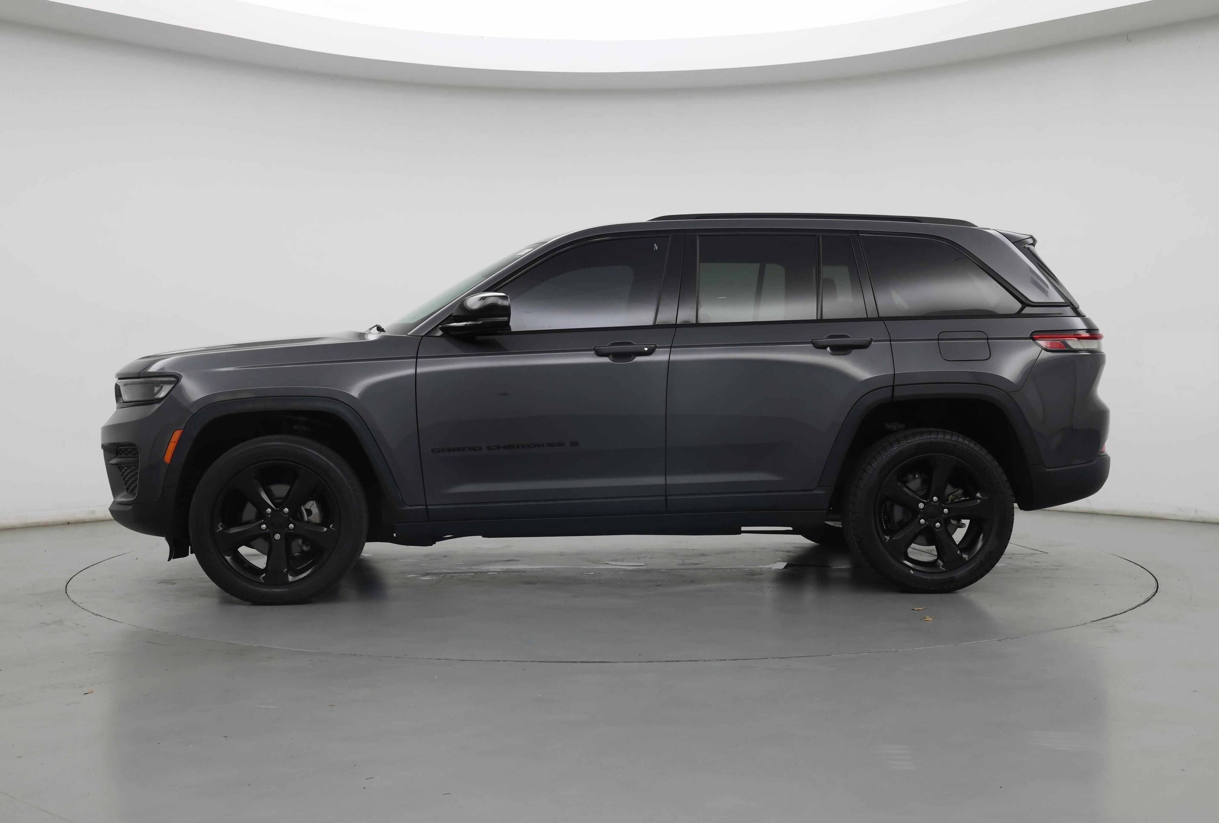 Thumbnail: 2023 Jeep Grand Cherokee - 3