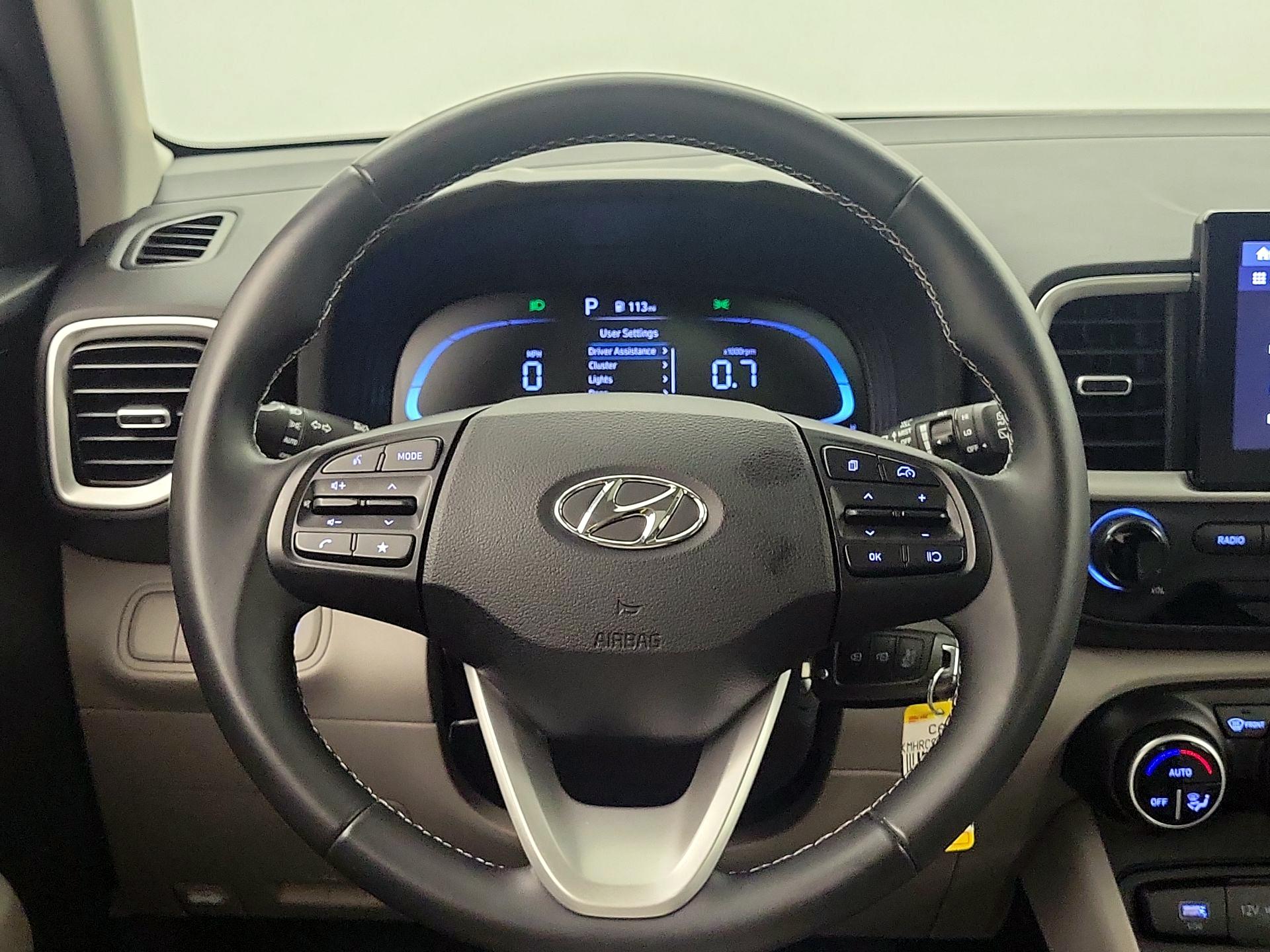 Thumbnail: 2023 Hyundai Venue - 10