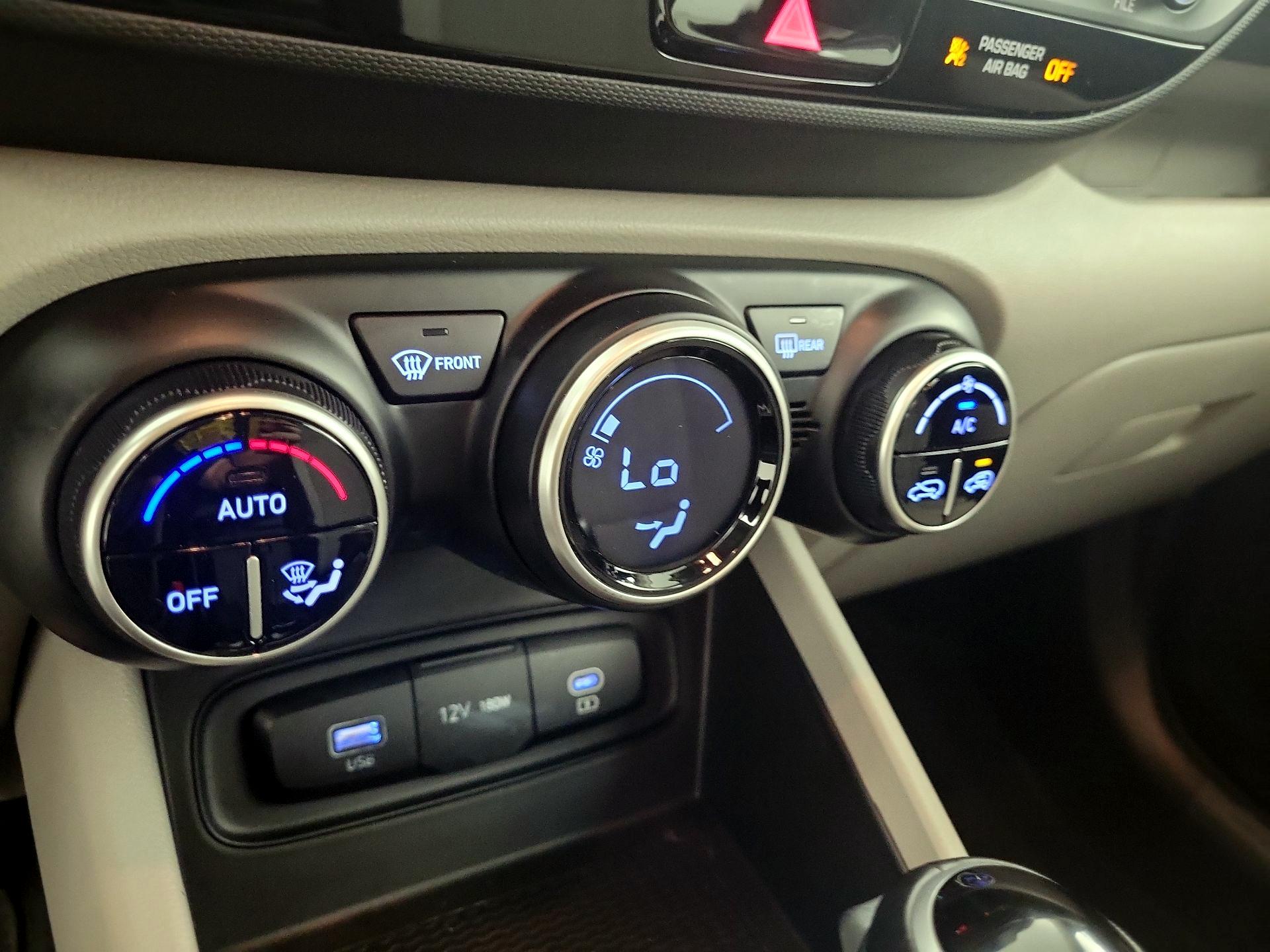 Thumbnail: 2023 Hyundai Venue - 16