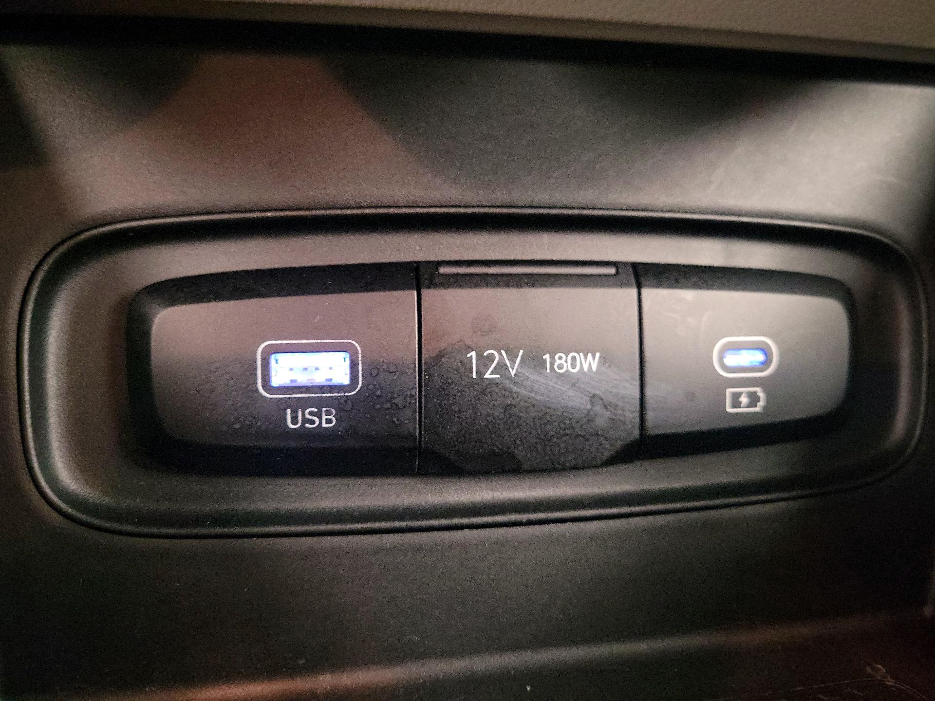 Thumbnail: 2023 Hyundai Venue - 18