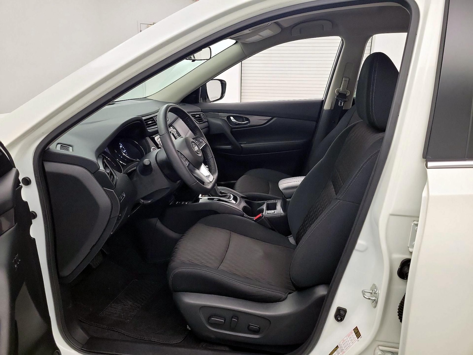 2020 Nissan Rogue SV - Photo 12