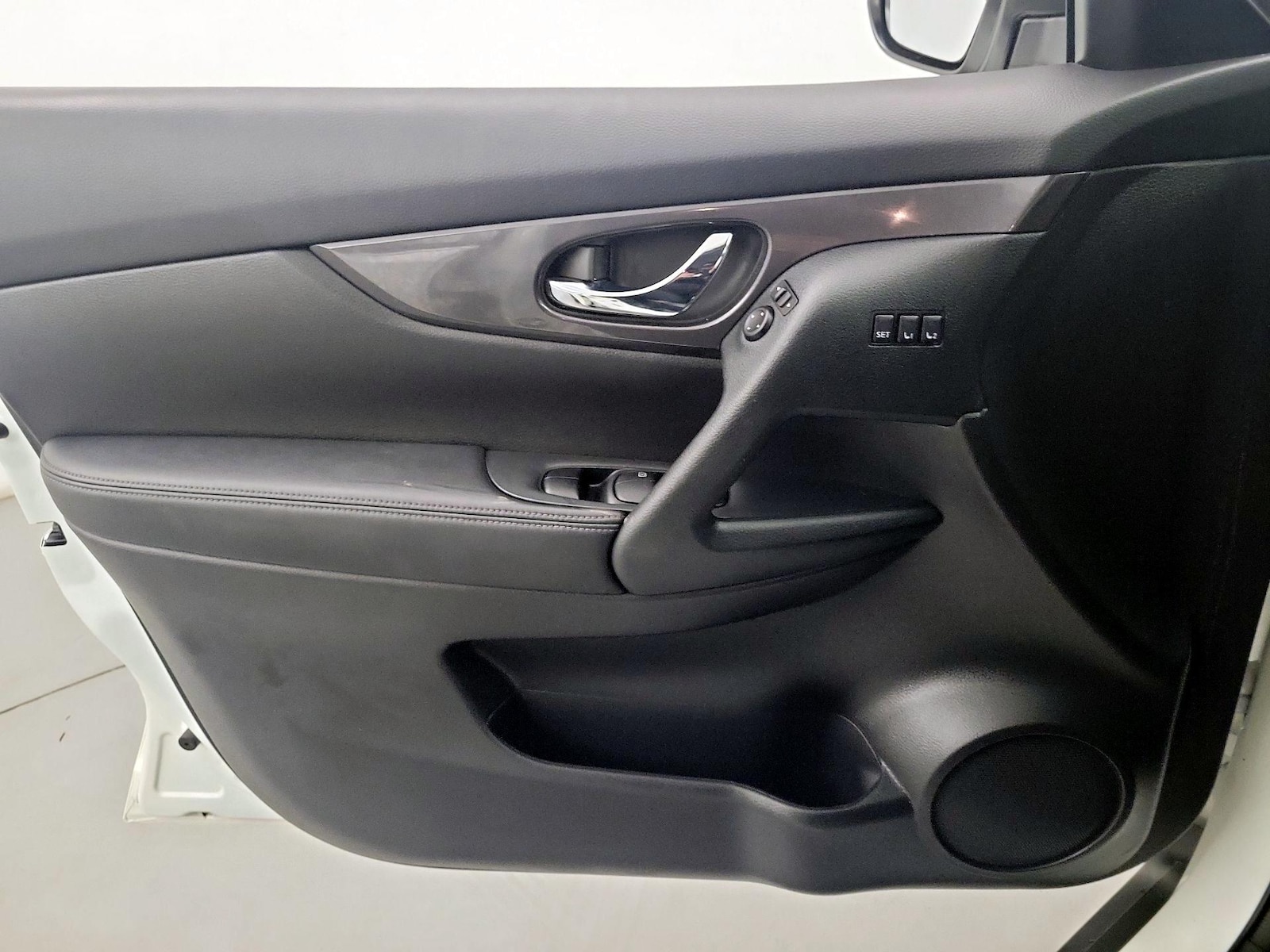 2020 Nissan Rogue SV - Photo 13