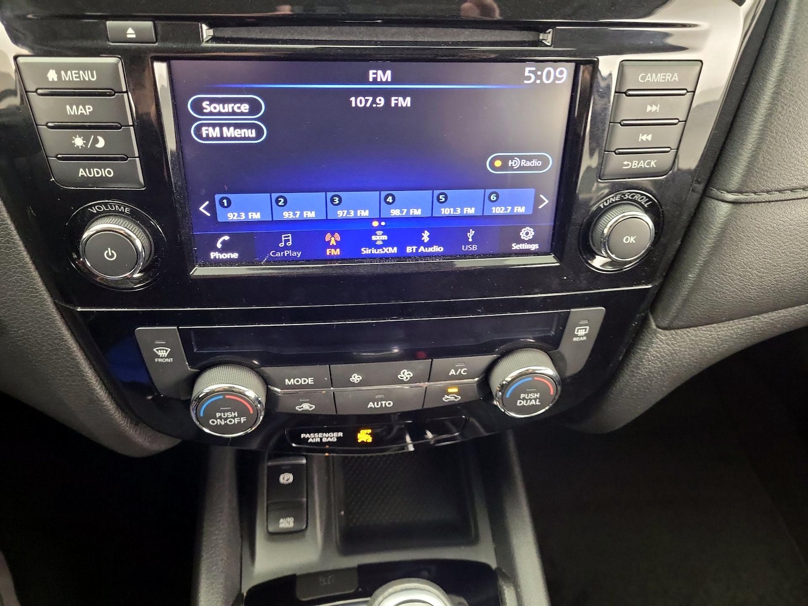 2020 Nissan Rogue SV - Photo 17