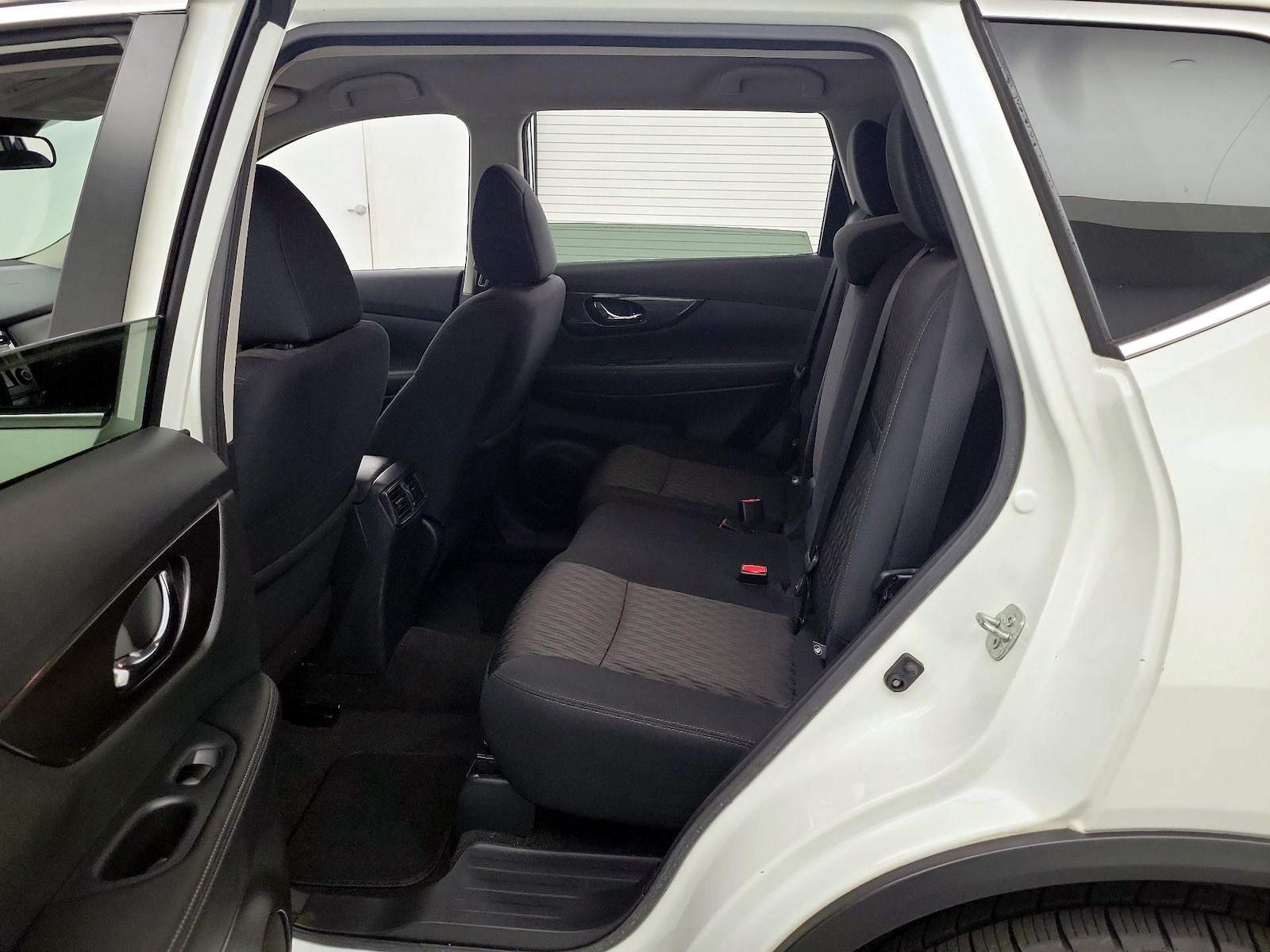 2020 Nissan Rogue SV - Photo 21