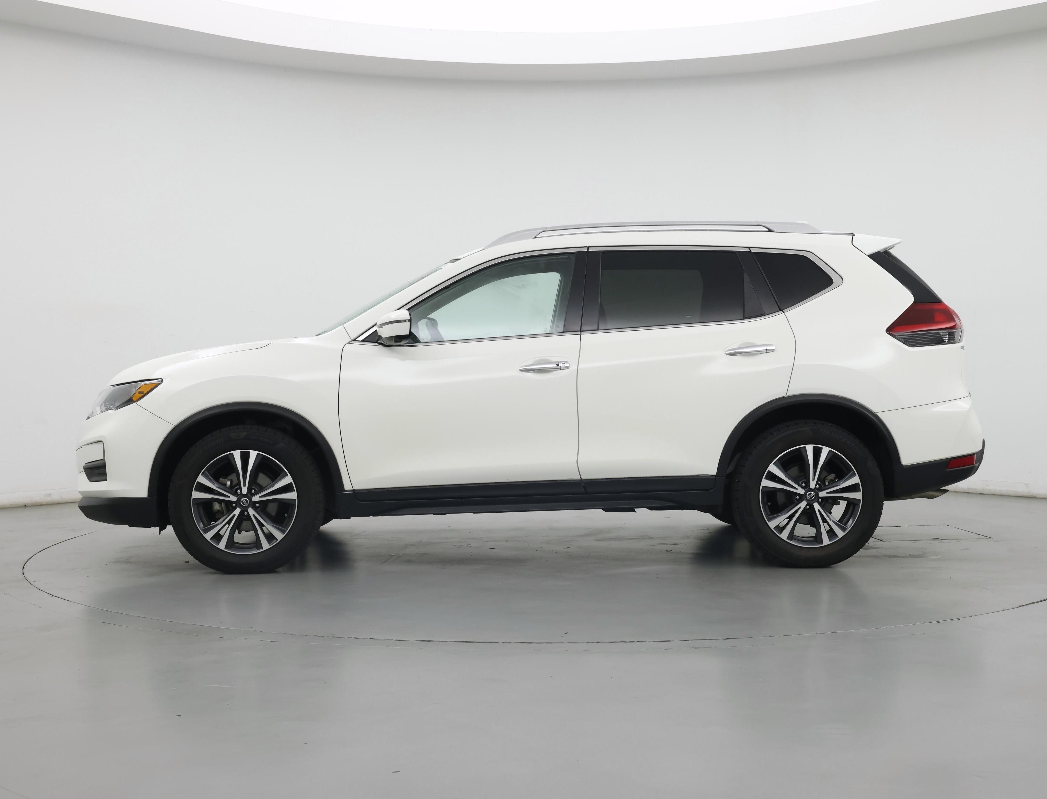 Thumbnail: 2020 Nissan Rogue - 3