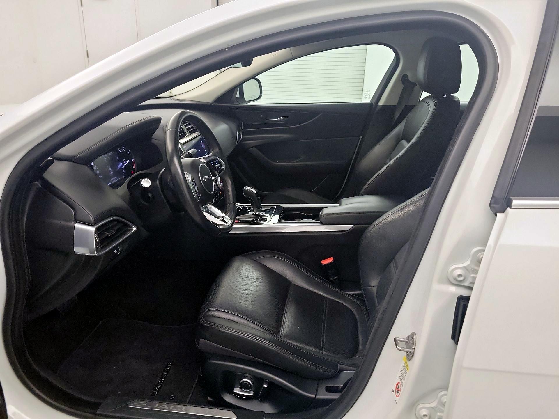 Thumbnail: 2020 Jaguar XE - 9