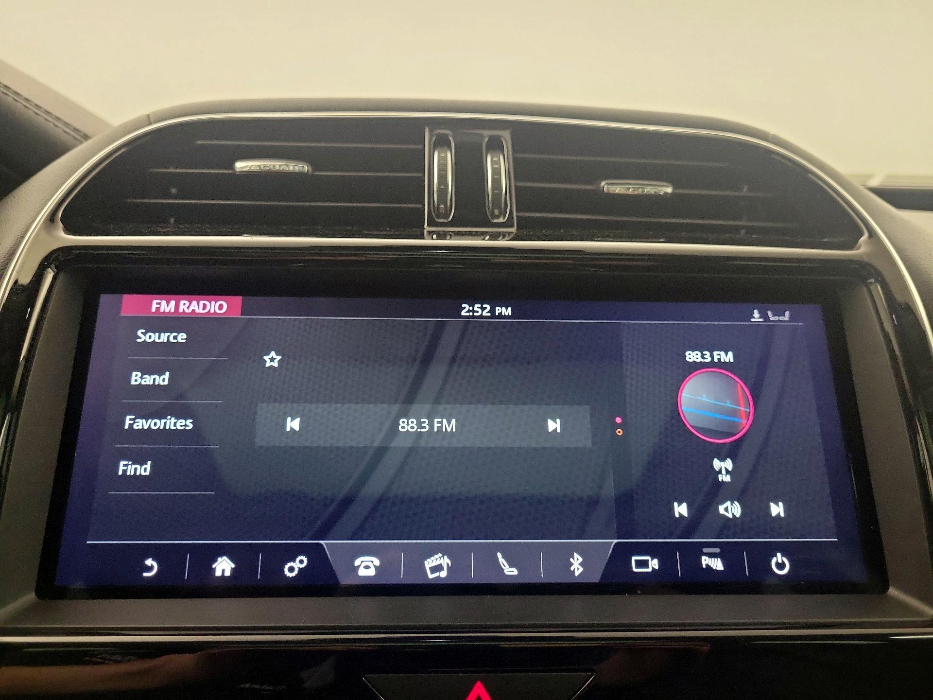 Thumbnail: 2020 Jaguar XE - 13