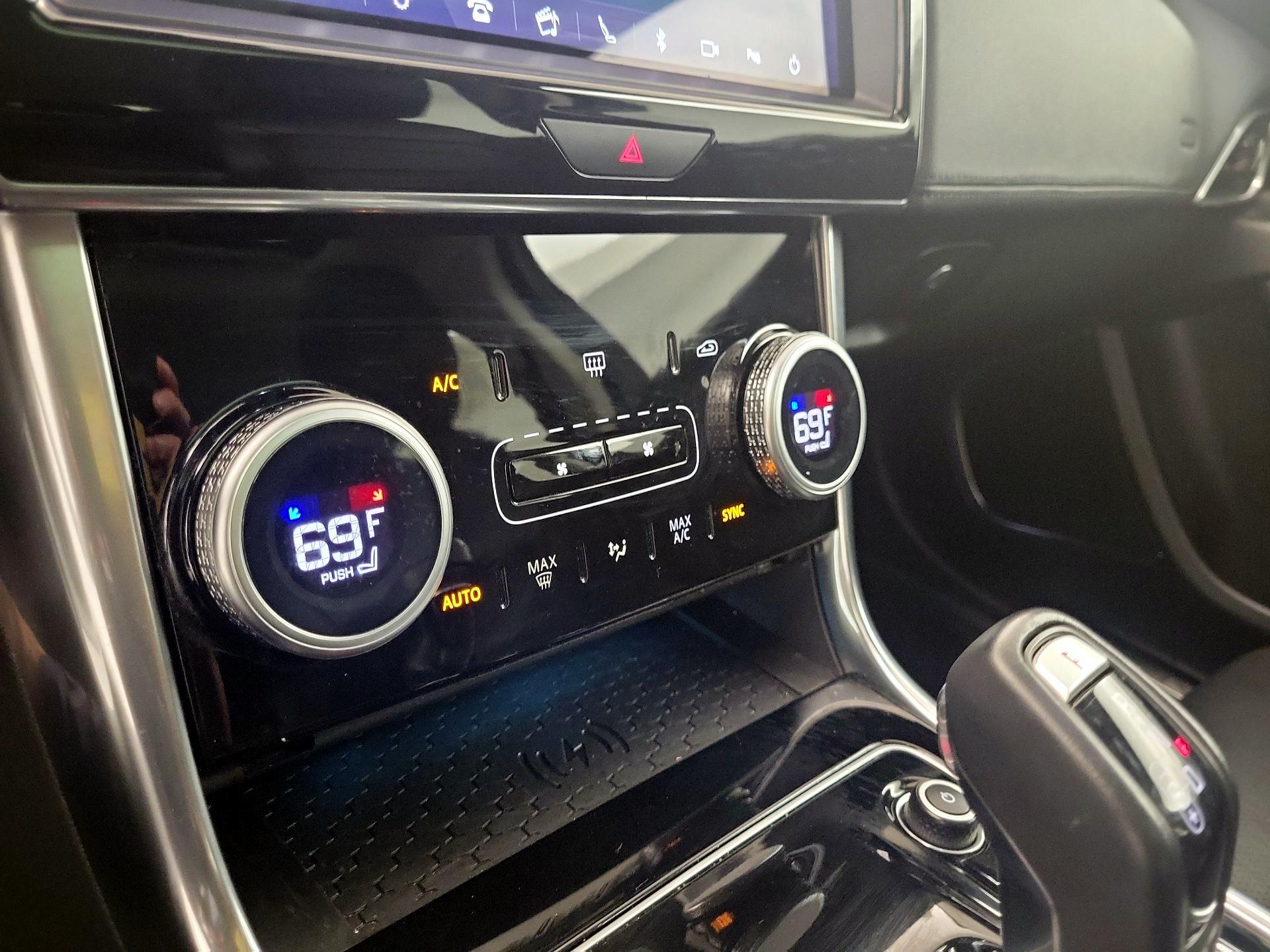 Thumbnail: 2020 Jaguar XE - 14