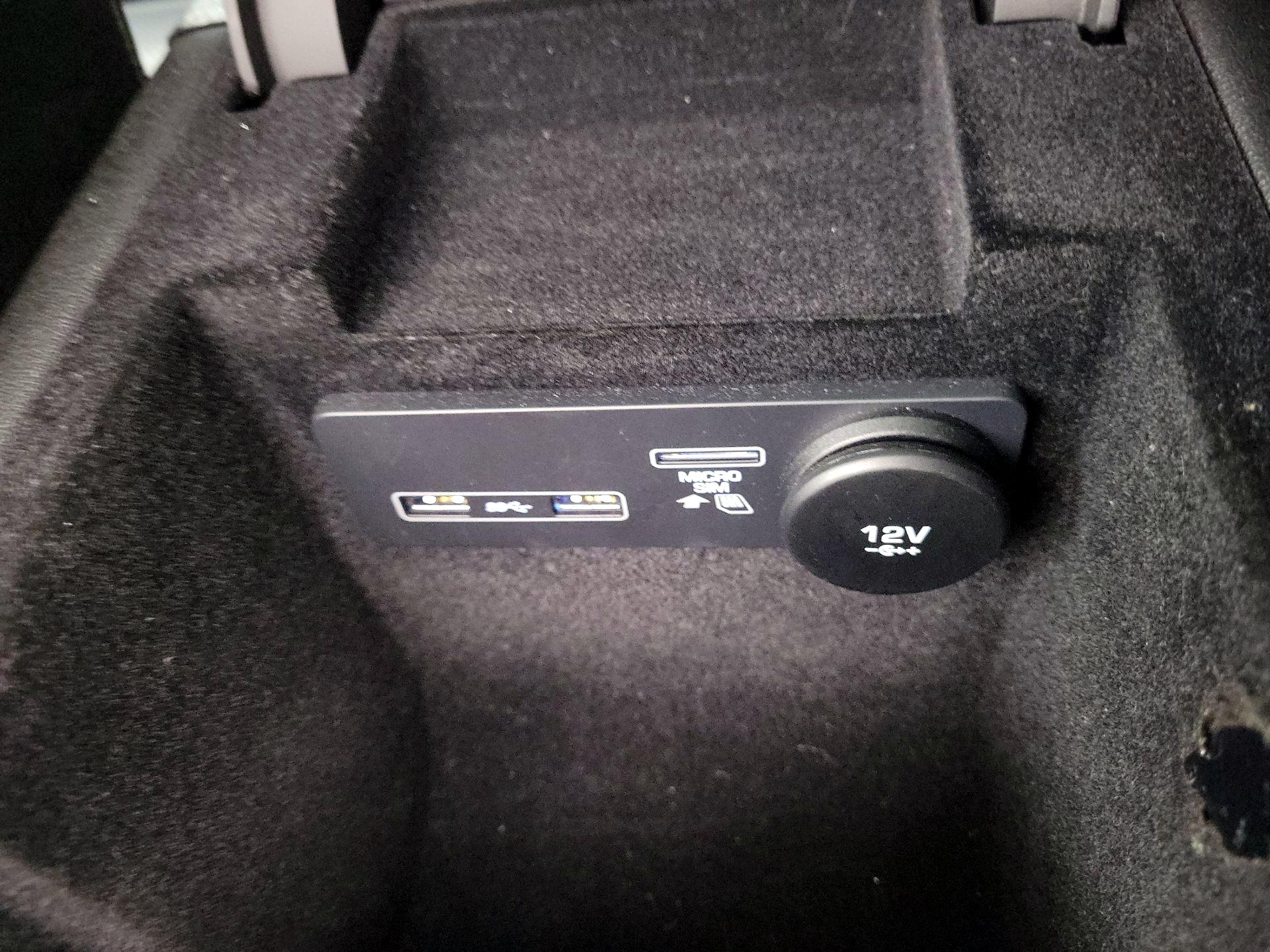 Thumbnail: 2020 Jaguar XE - 16