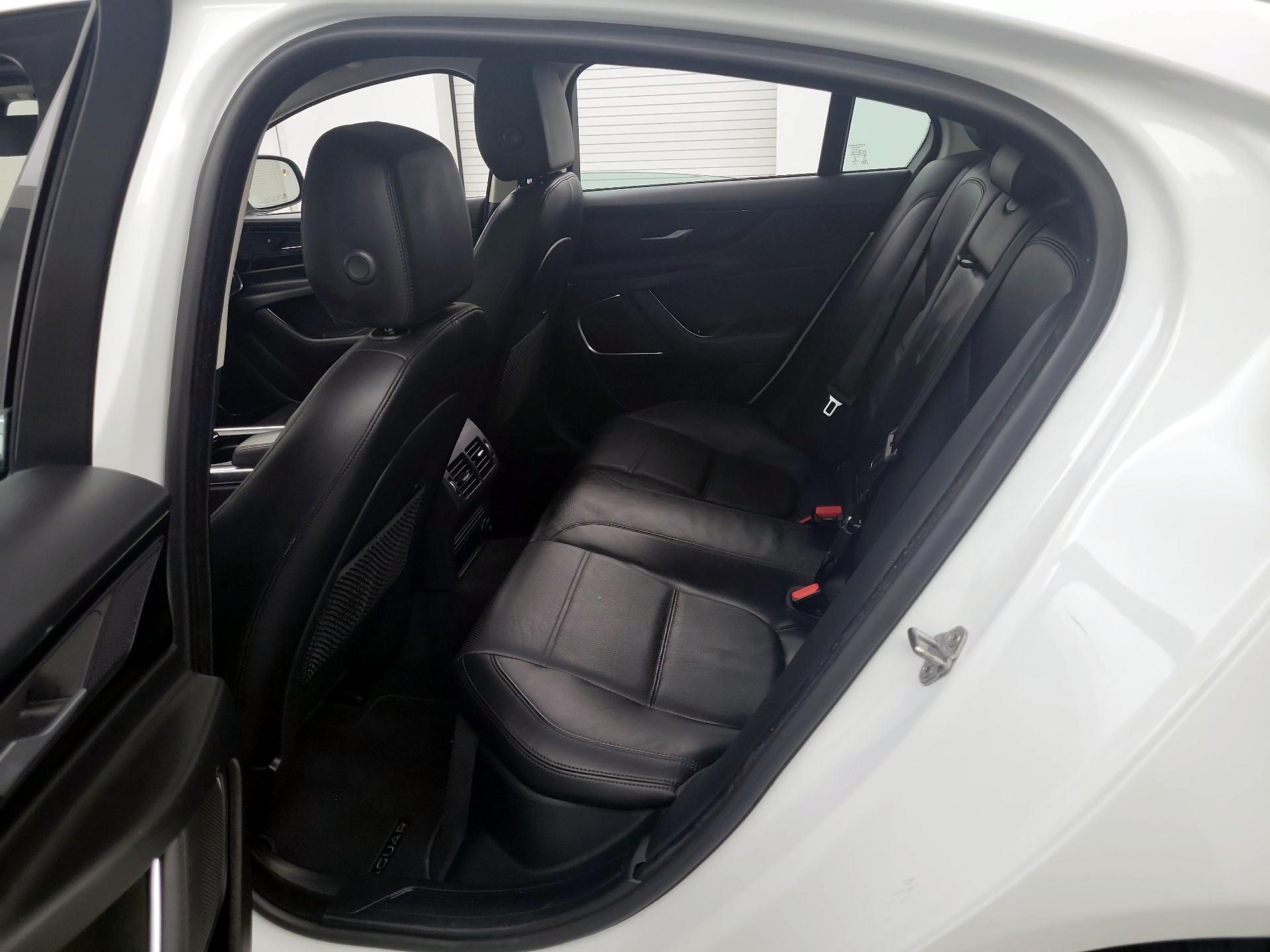 Thumbnail: 2020 Jaguar XE - 18