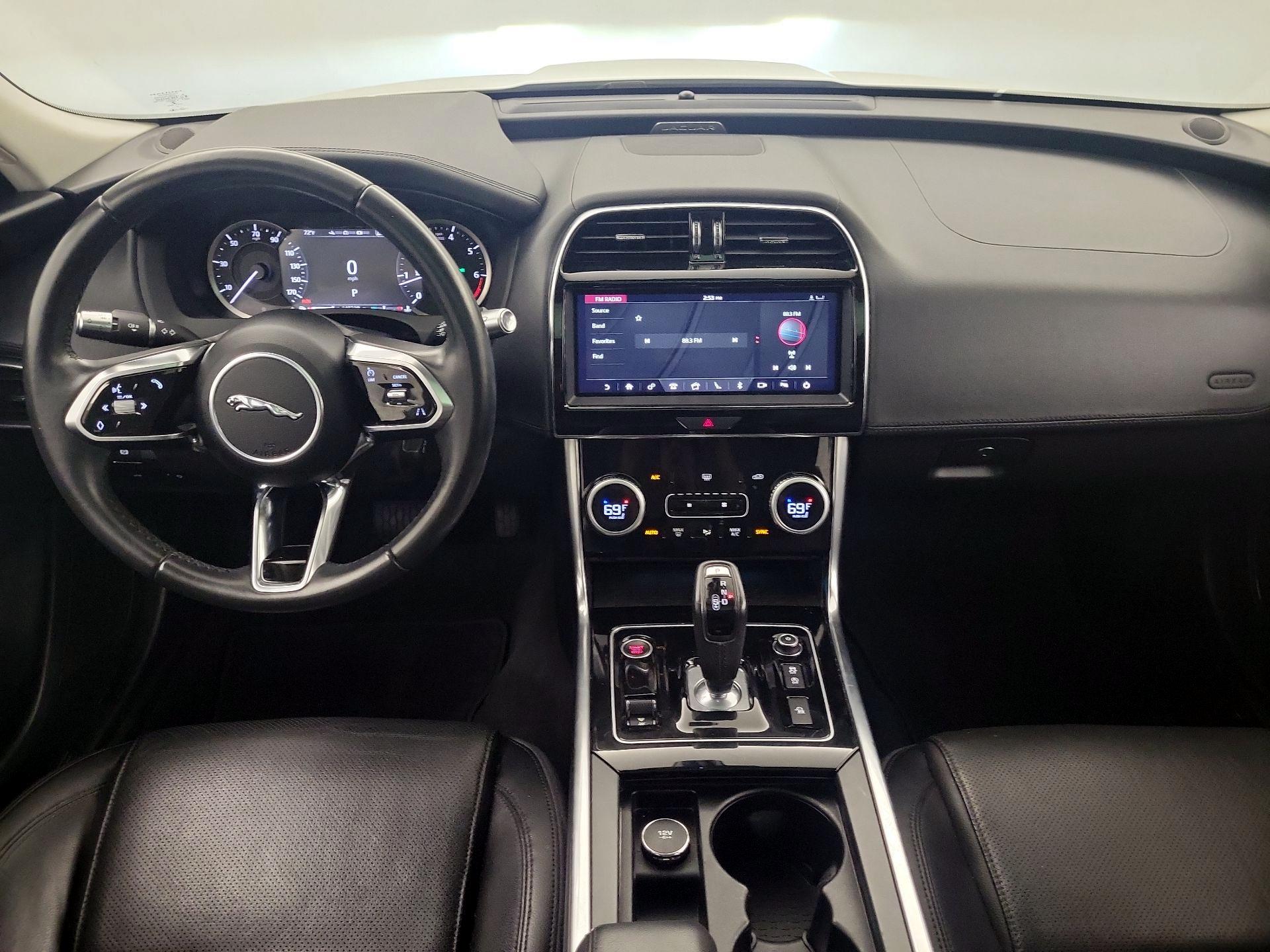 Thumbnail: 2020 Jaguar XE - 8