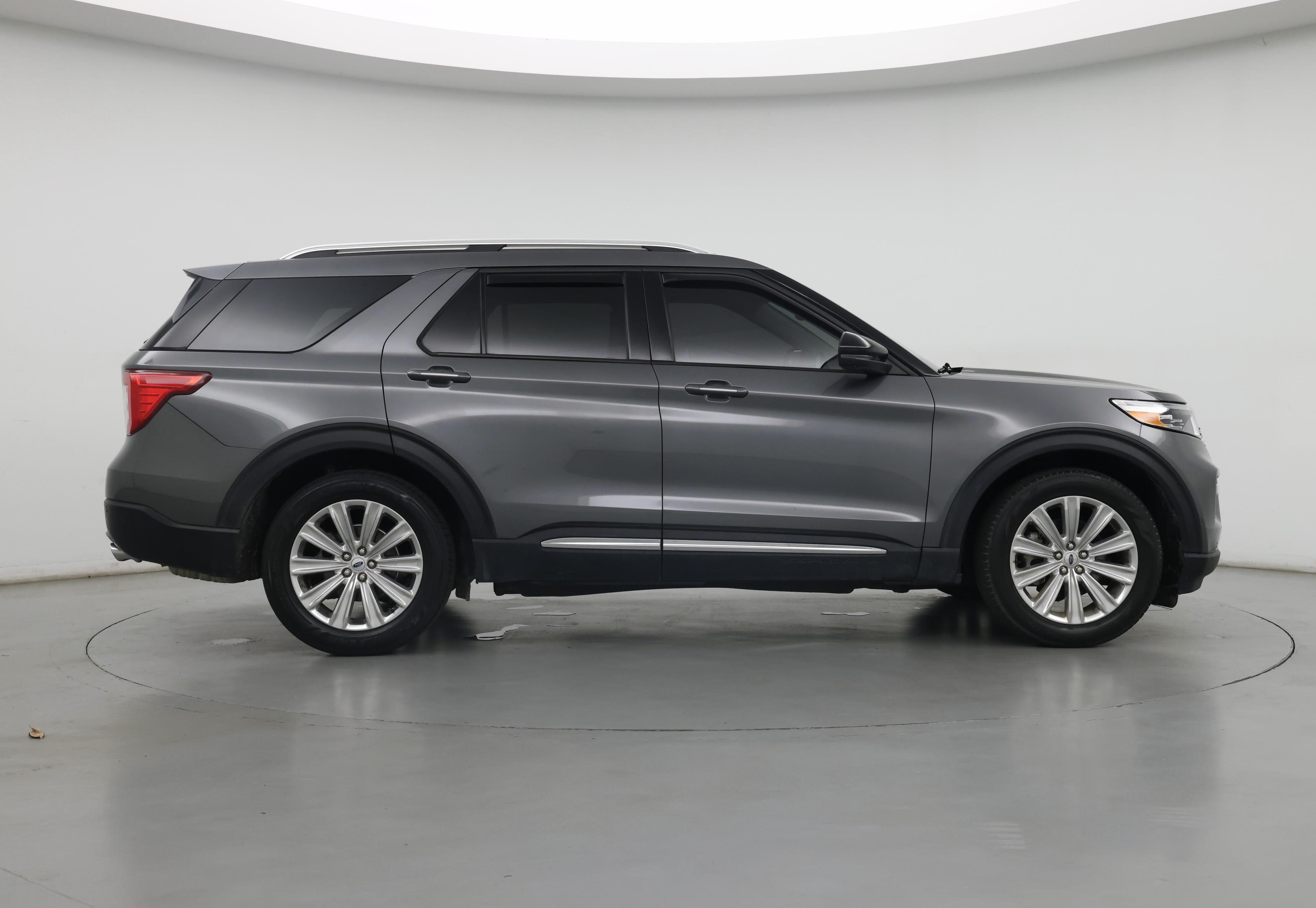 Thumbnail: 2022 Ford Explorer - 7