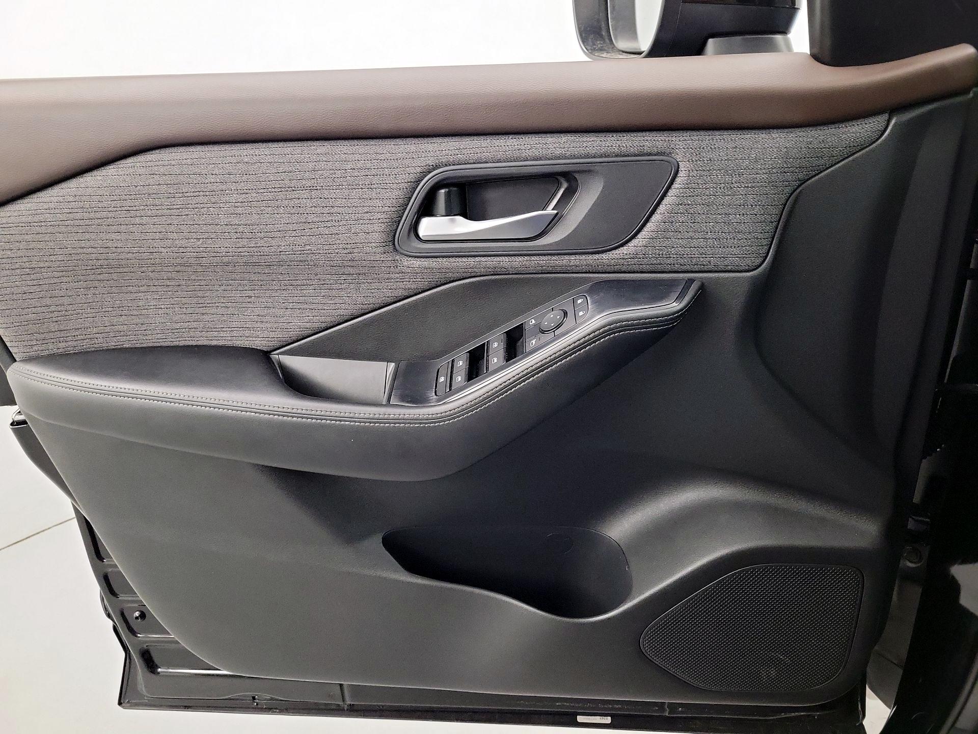 Thumbnail: 2023 Nissan Rogue - 12