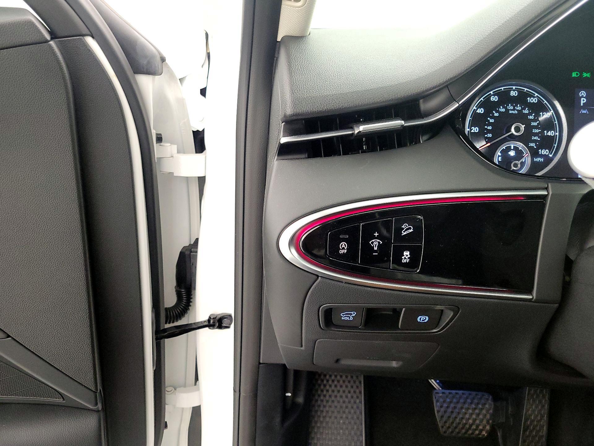 Thumbnail: 2023 Genesis GV70 - 13