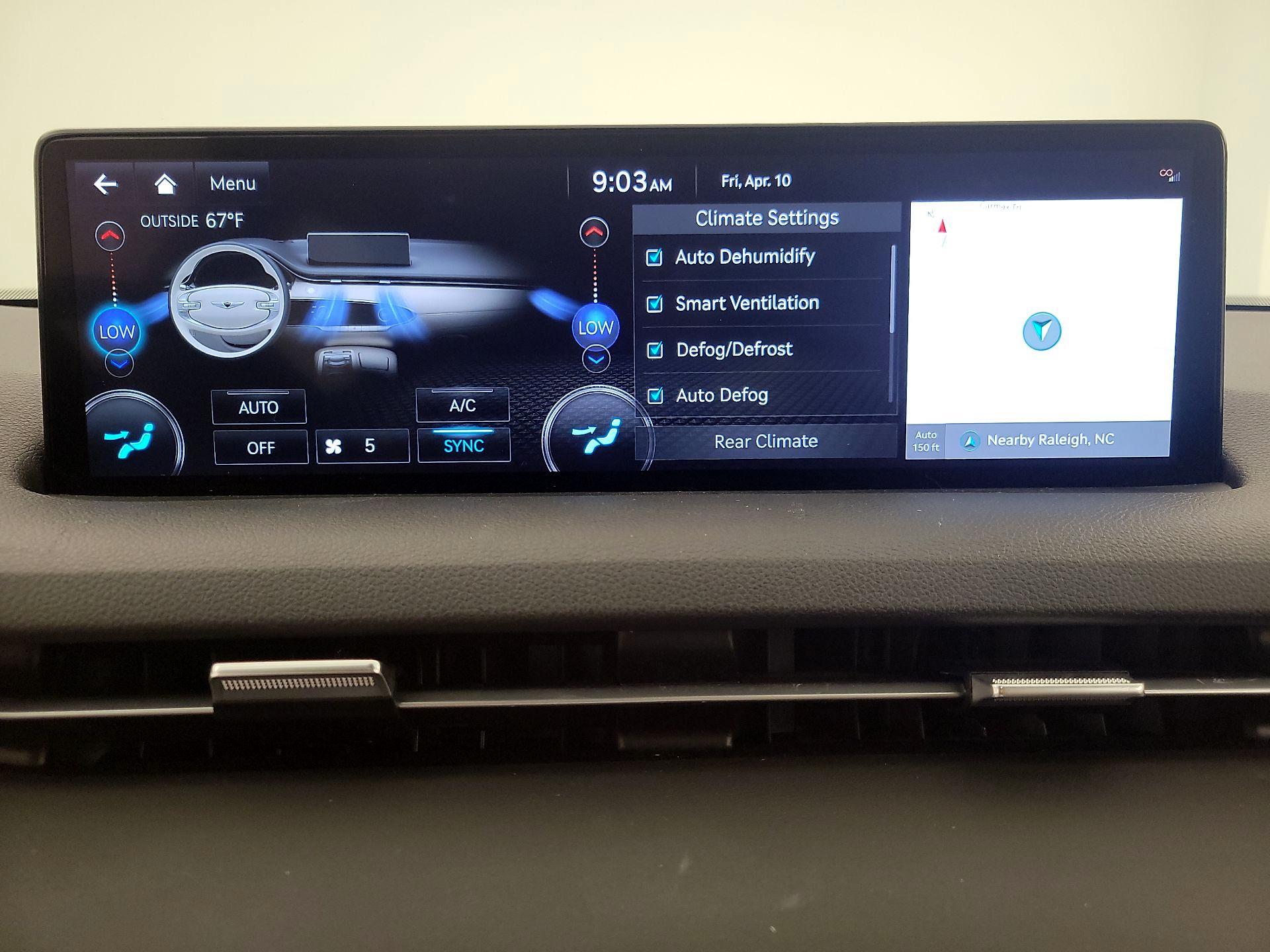 Thumbnail: 2023 Genesis GV70 - 17