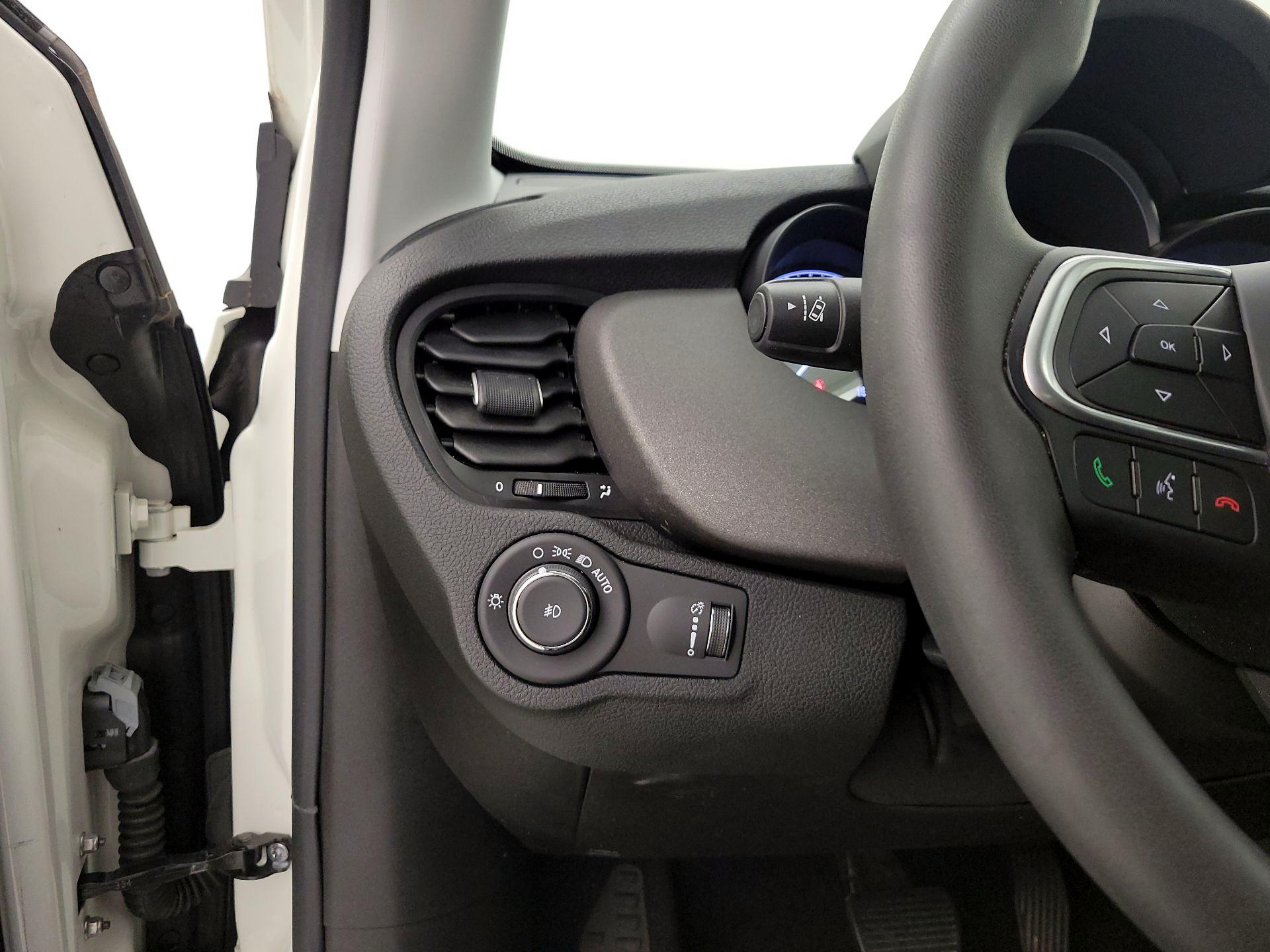 Thumbnail: 2023 Fiat 500X - 13