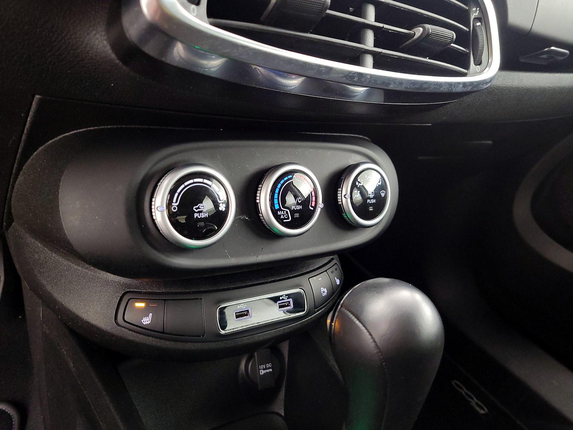 Thumbnail: 2023 Fiat 500X - 16
