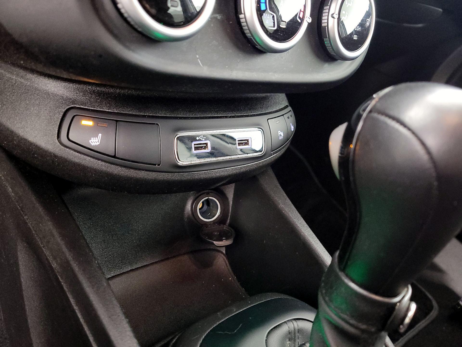 Thumbnail: 2023 Fiat 500X - 18