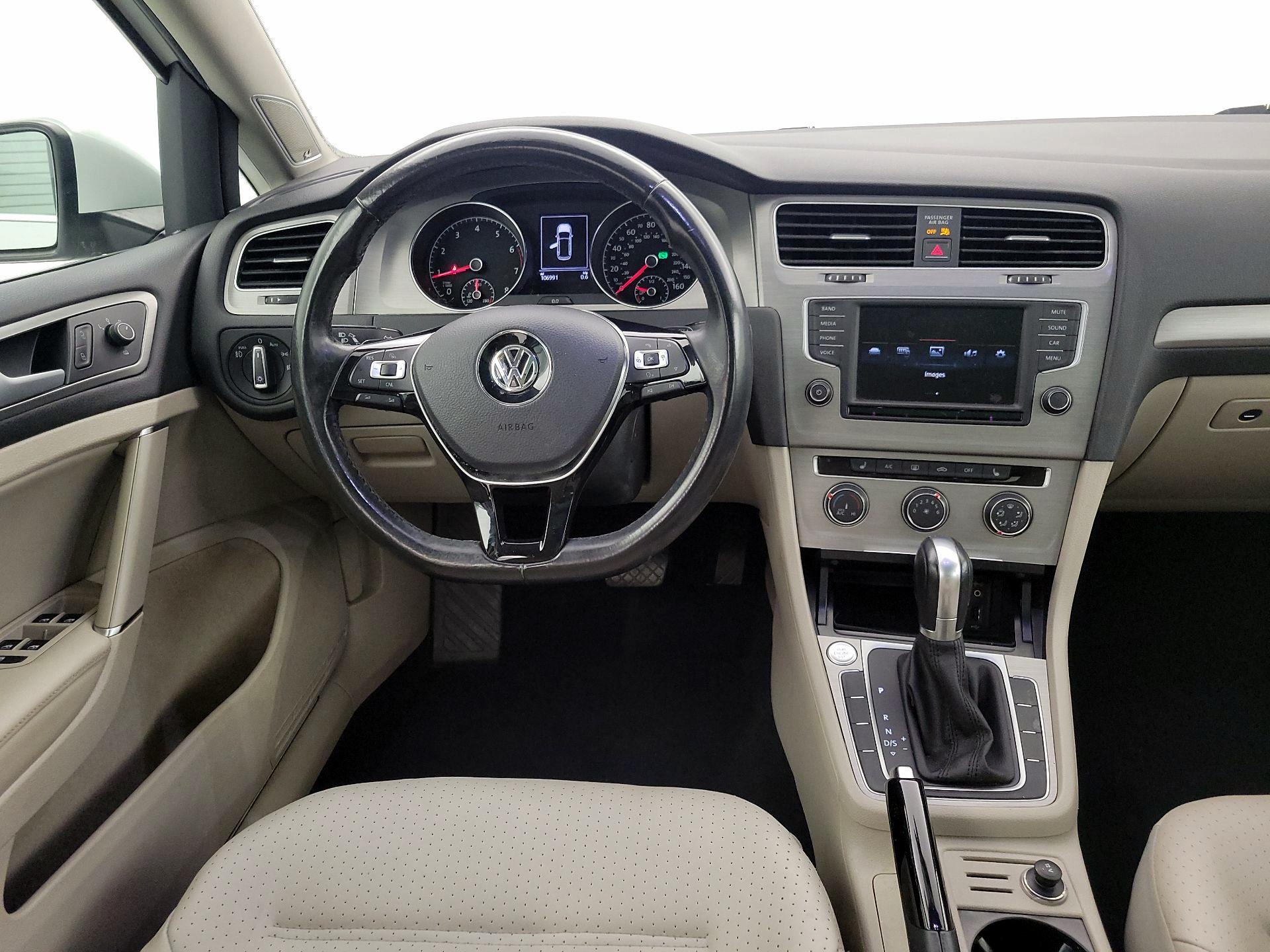 Thumbnail: 2016 Volkswagen Golf - 10