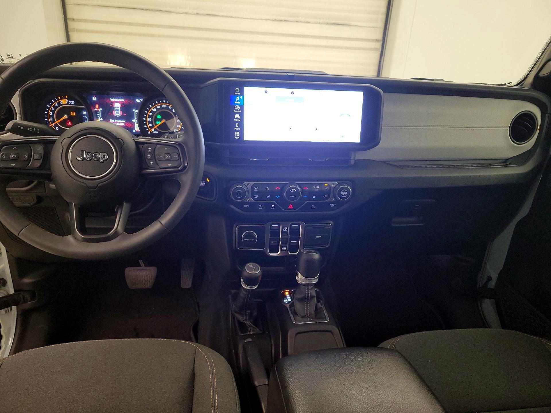 Thumbnail: 2024 Jeep Wrangler - 9