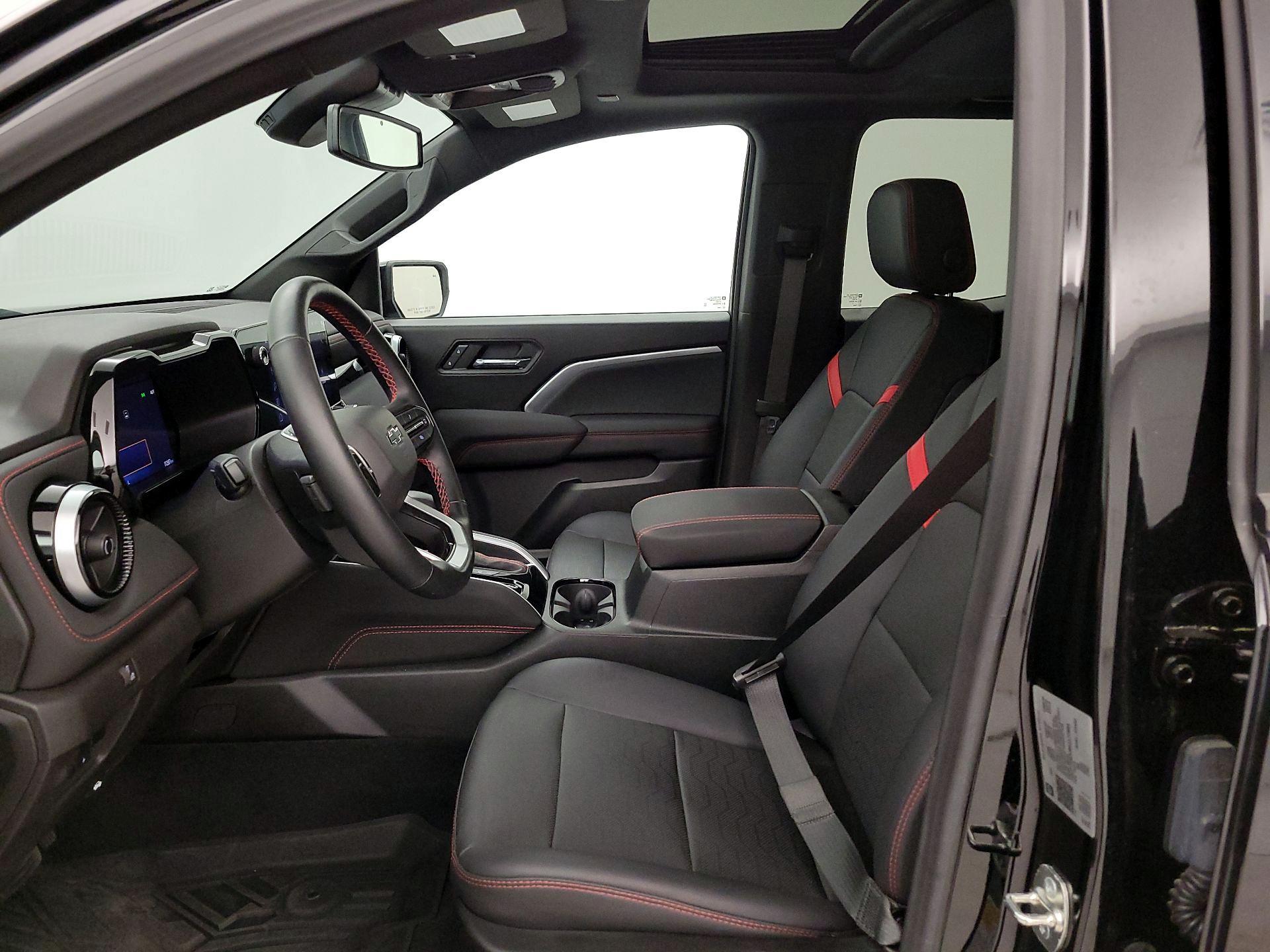 Thumbnail: 2024 Chevrolet Colorado - 11