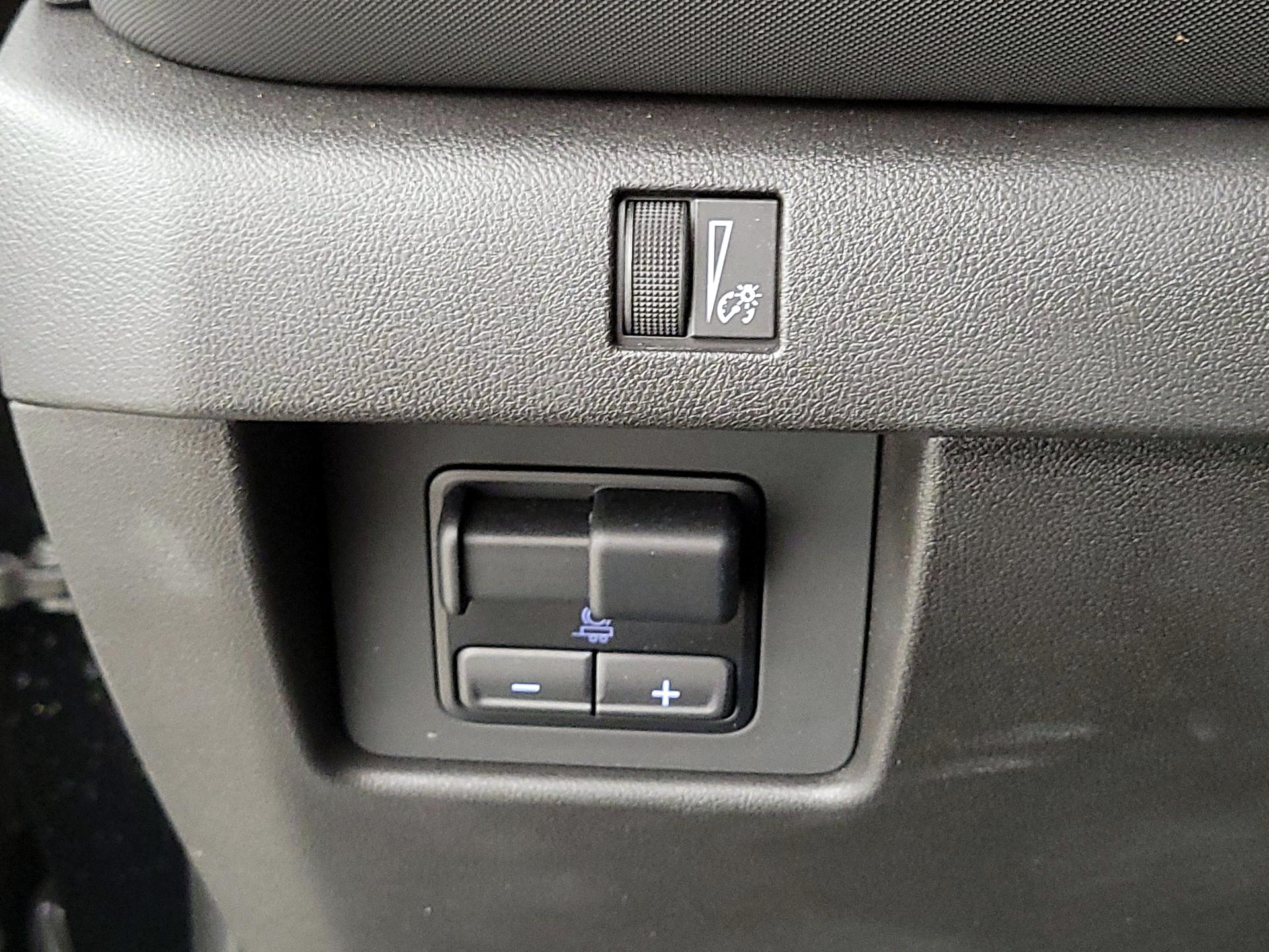 Thumbnail: 2024 Chevrolet Colorado - 13