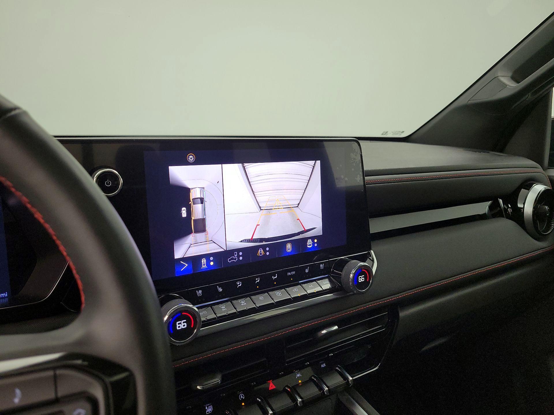 Thumbnail: 2024 Chevrolet Colorado - 14