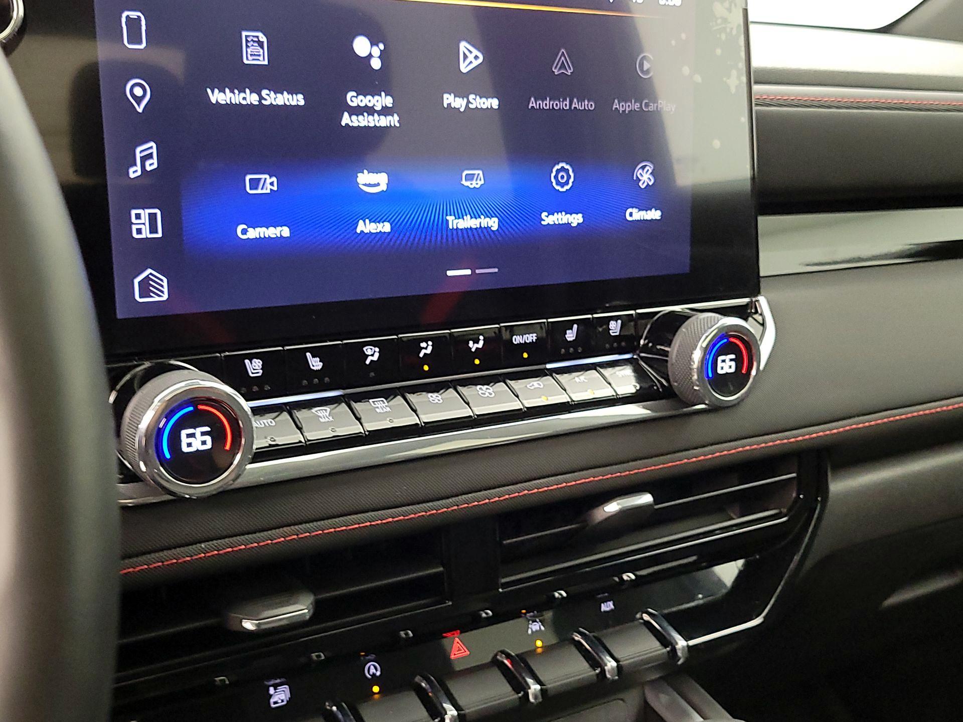 Thumbnail: 2024 Chevrolet Colorado - 16